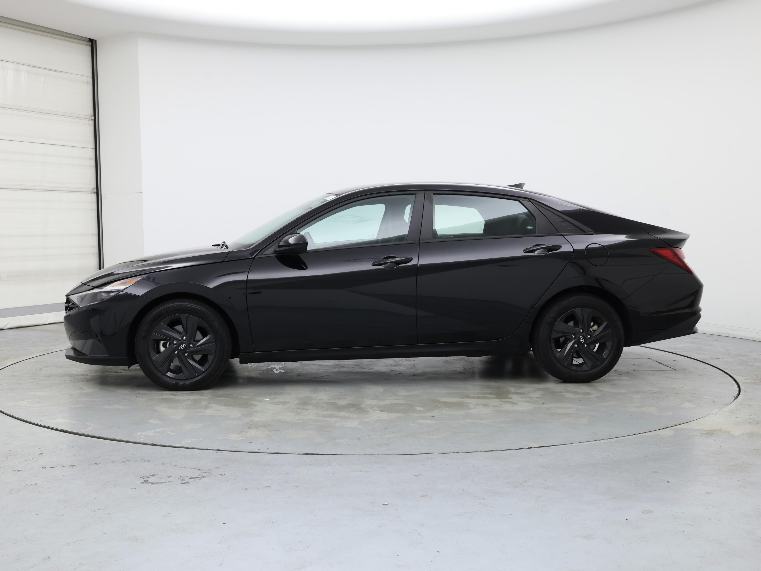 Thumbnail: 2023 Hyundai Elantra - 3