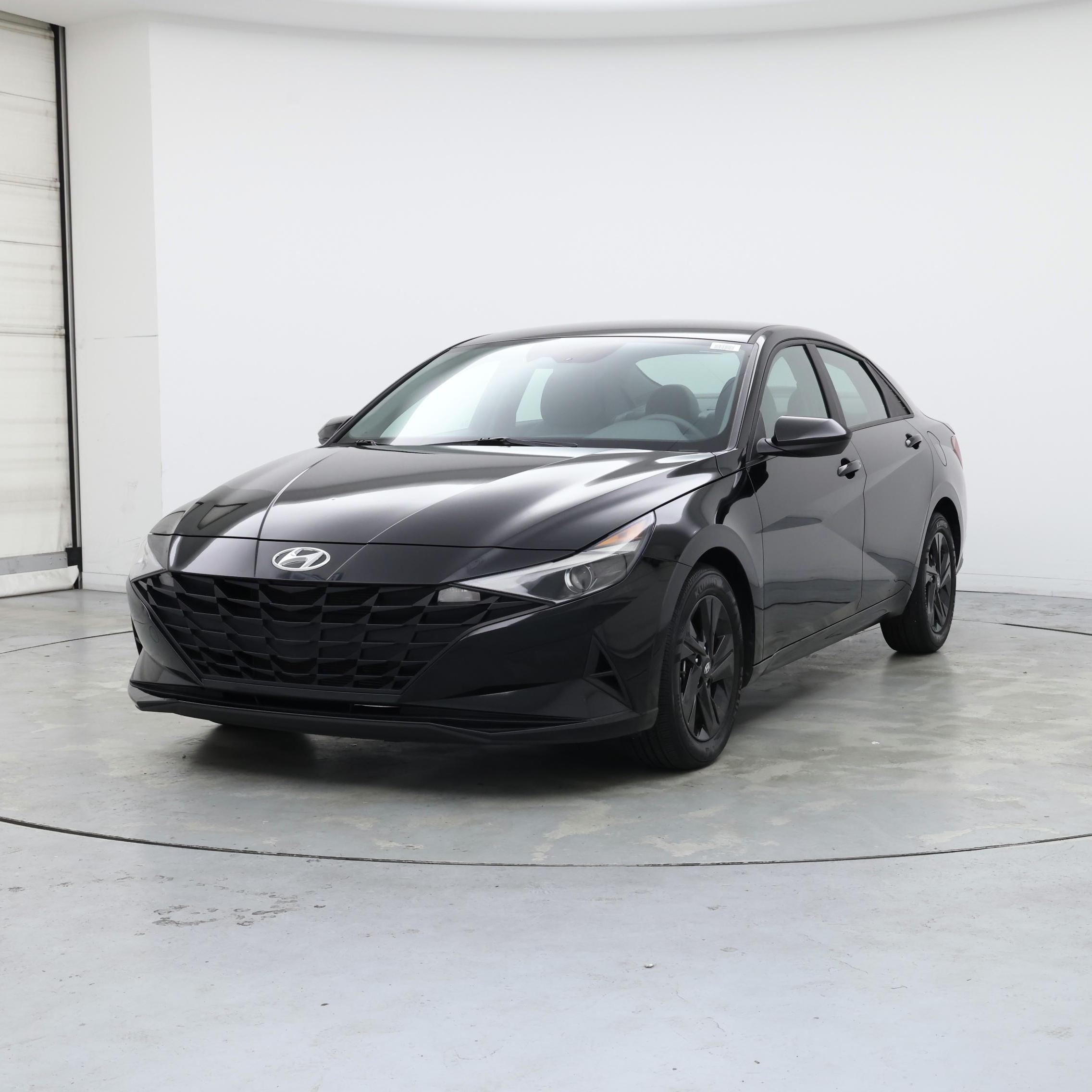 Thumbnail: 2023 Hyundai Elantra - 4