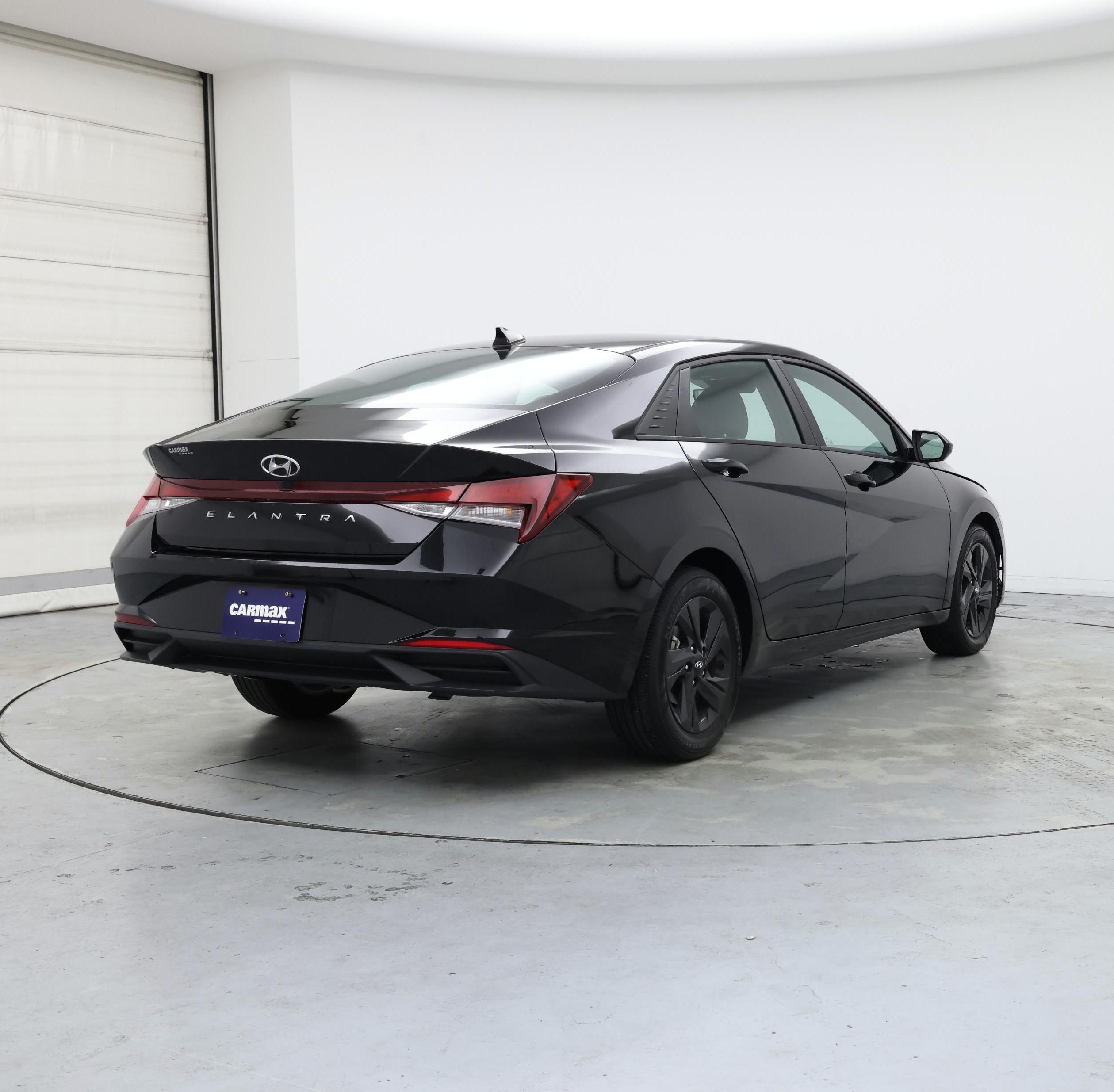 Thumbnail: 2023 Hyundai Elantra - 8