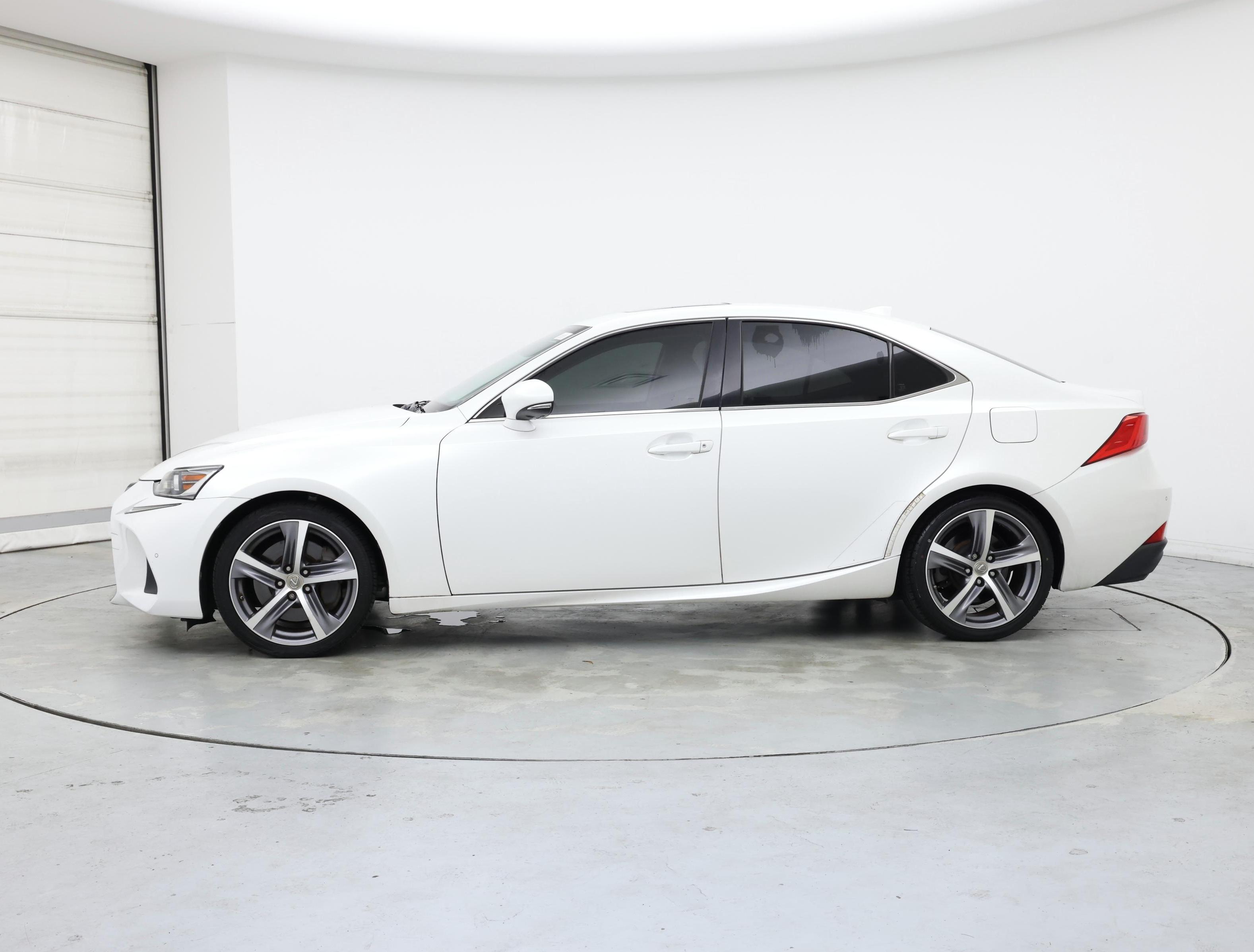 Thumbnail: 2017 Lexus IS - 3
