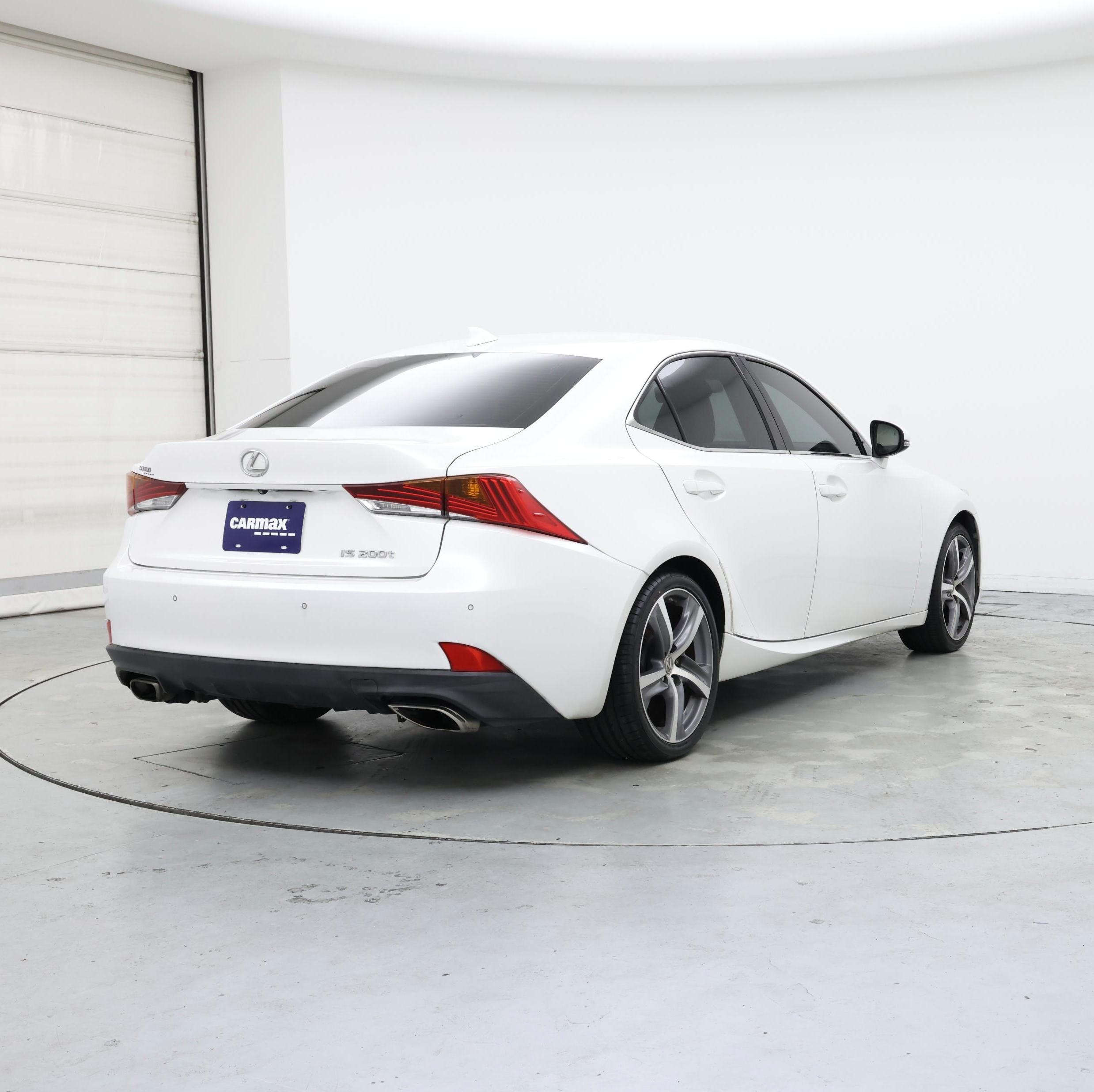 Thumbnail: 2017 Lexus IS - 8