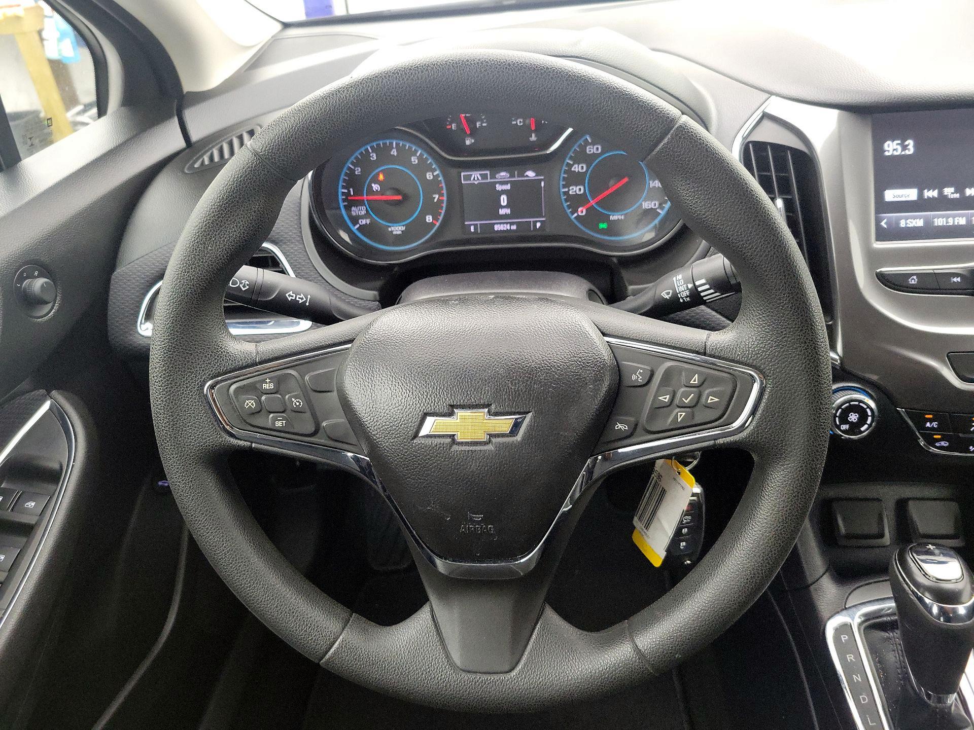 Thumbnail: 2017 Chevrolet Cruze - 10