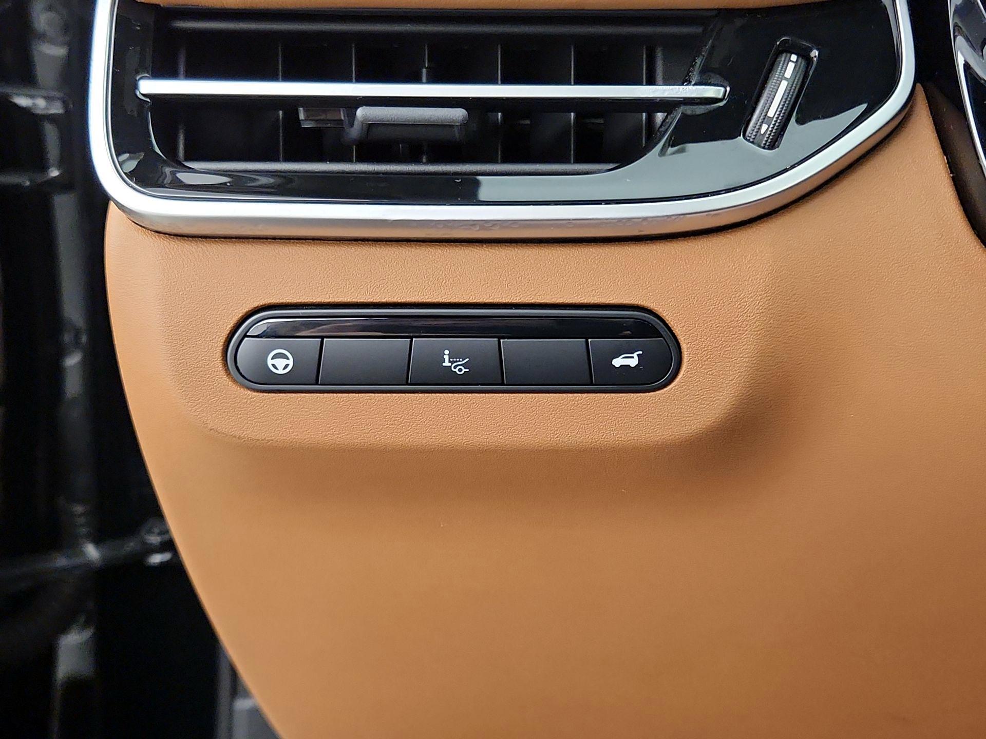 Thumbnail: 2022 INFINITI QX60 - 13