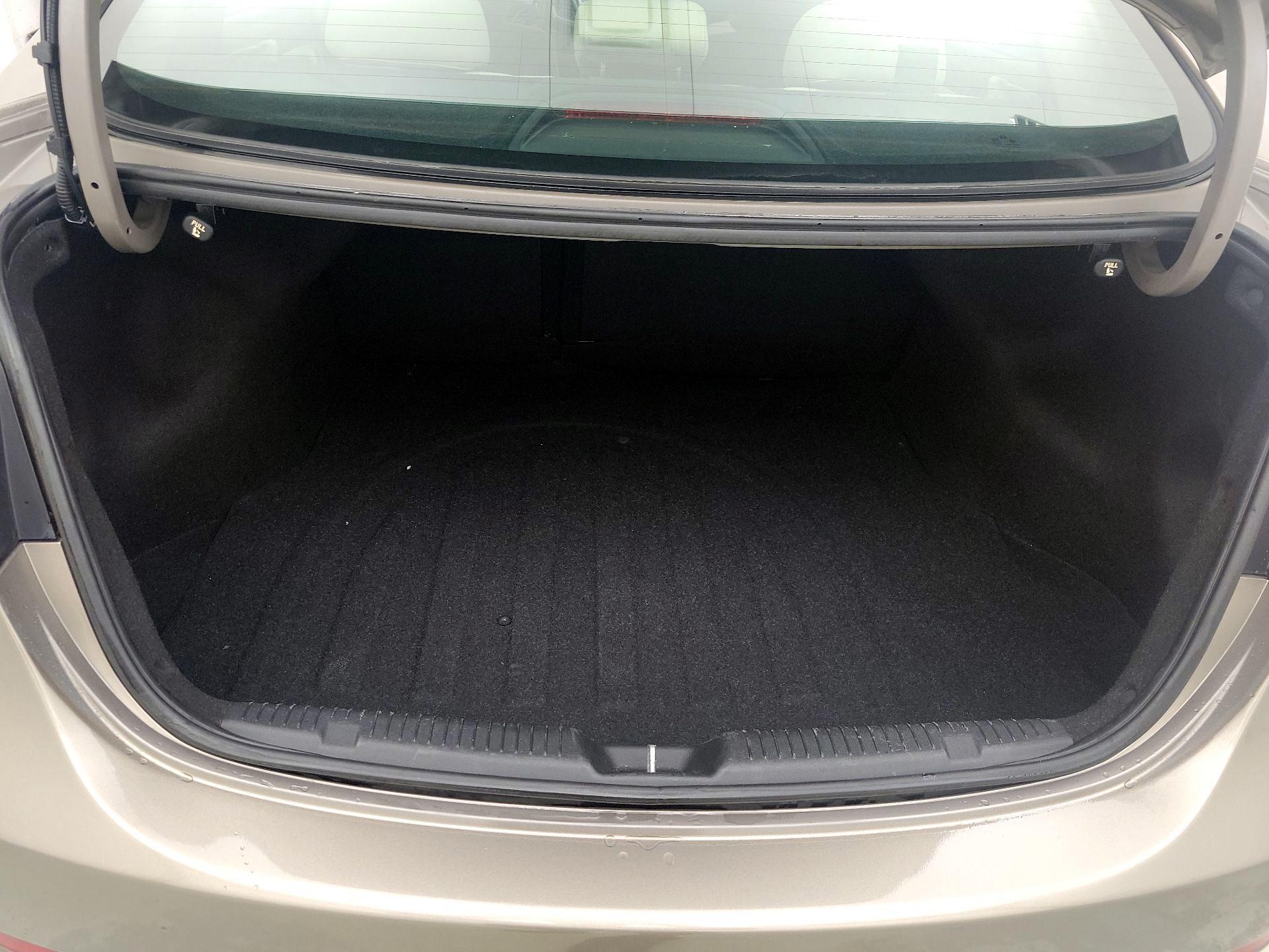 Thumbnail: 2016 Hyundai Elantra - 20