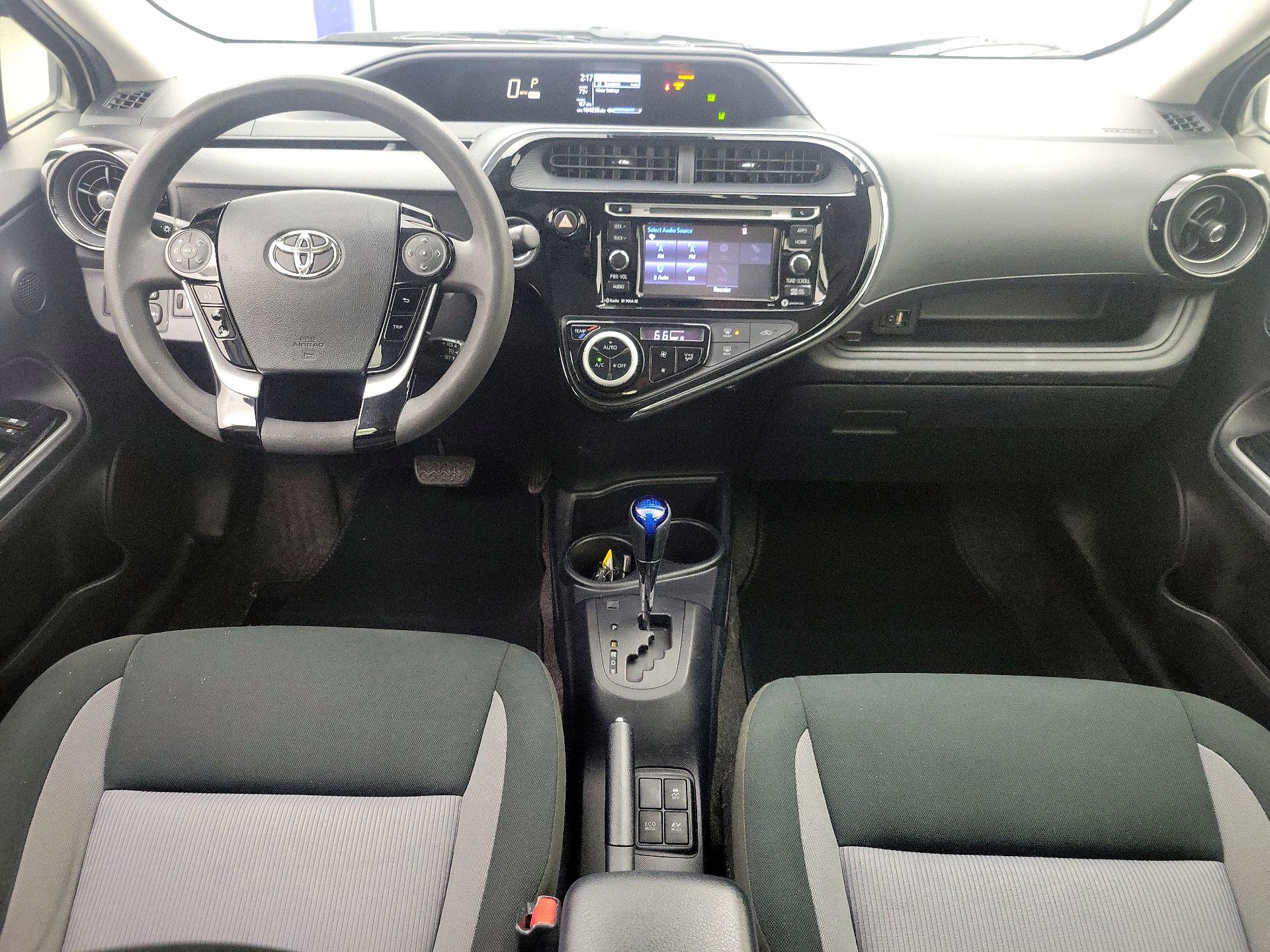 Thumbnail: 2018 Toyota Prius c - 9