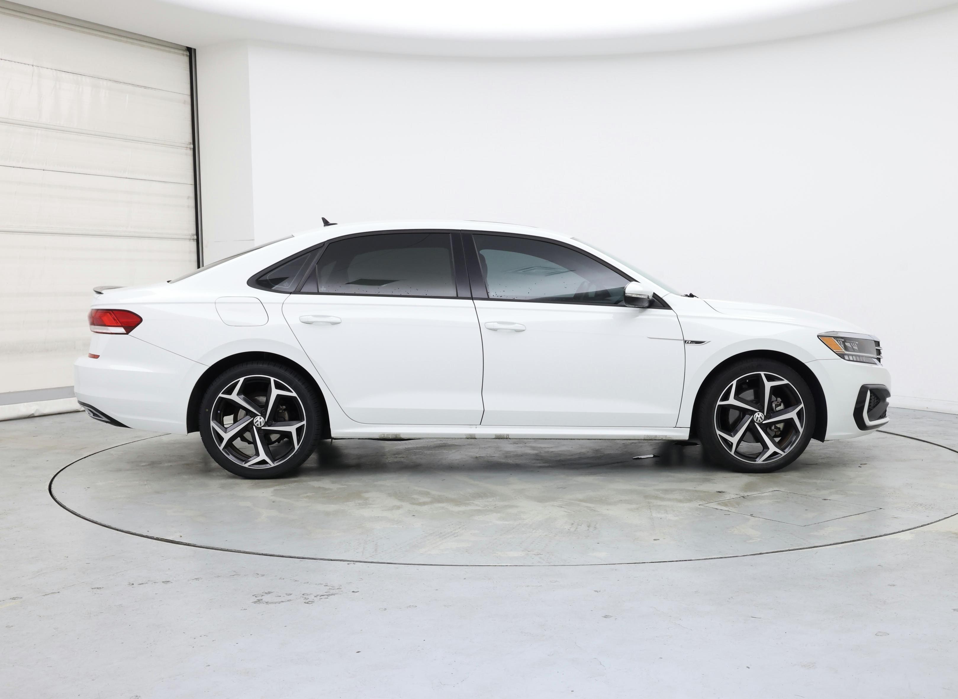 Thumbnail: 2022 Volkswagen Passat - 7