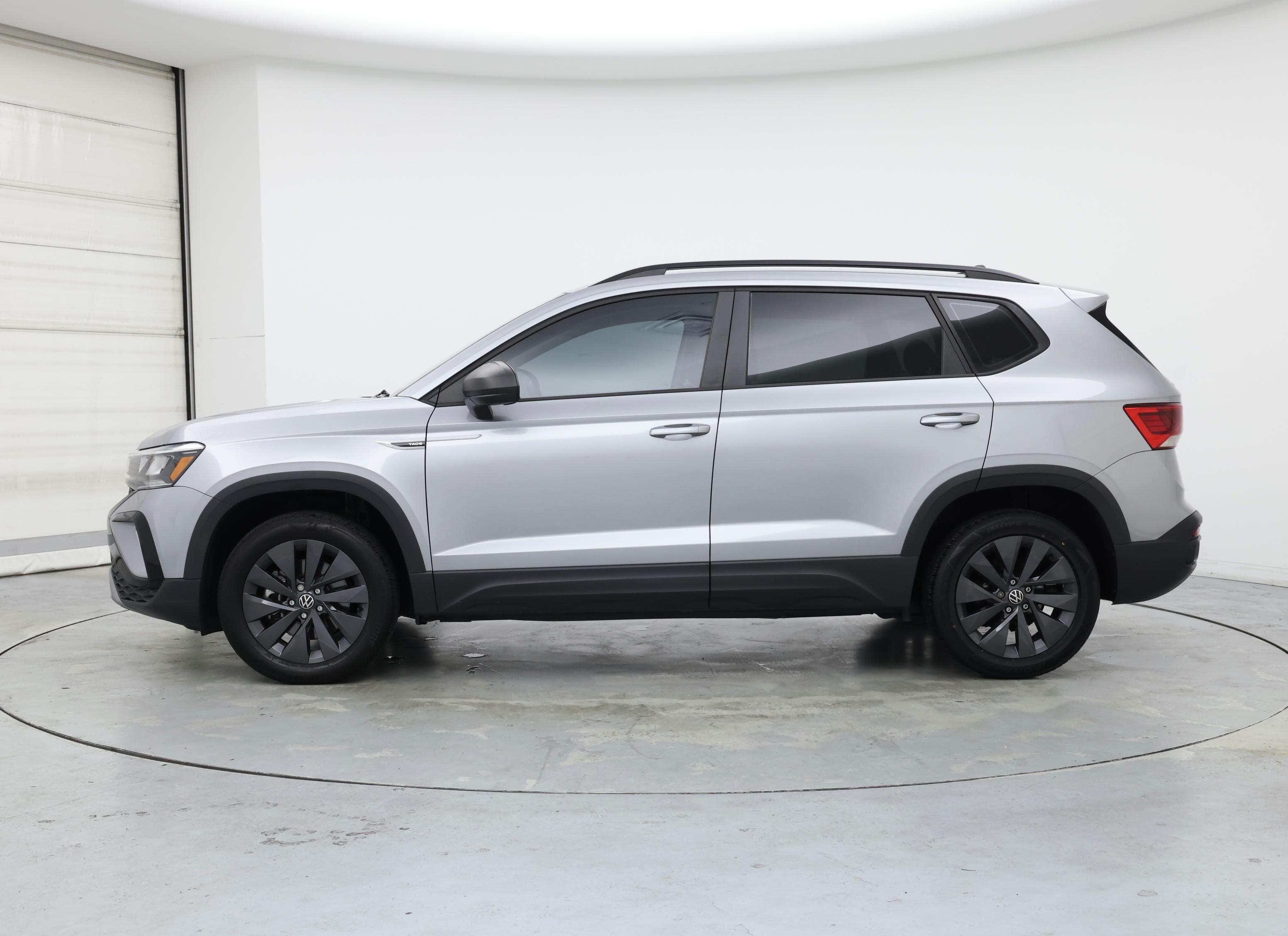 Thumbnail: 2023 Volkswagen Taos - 3