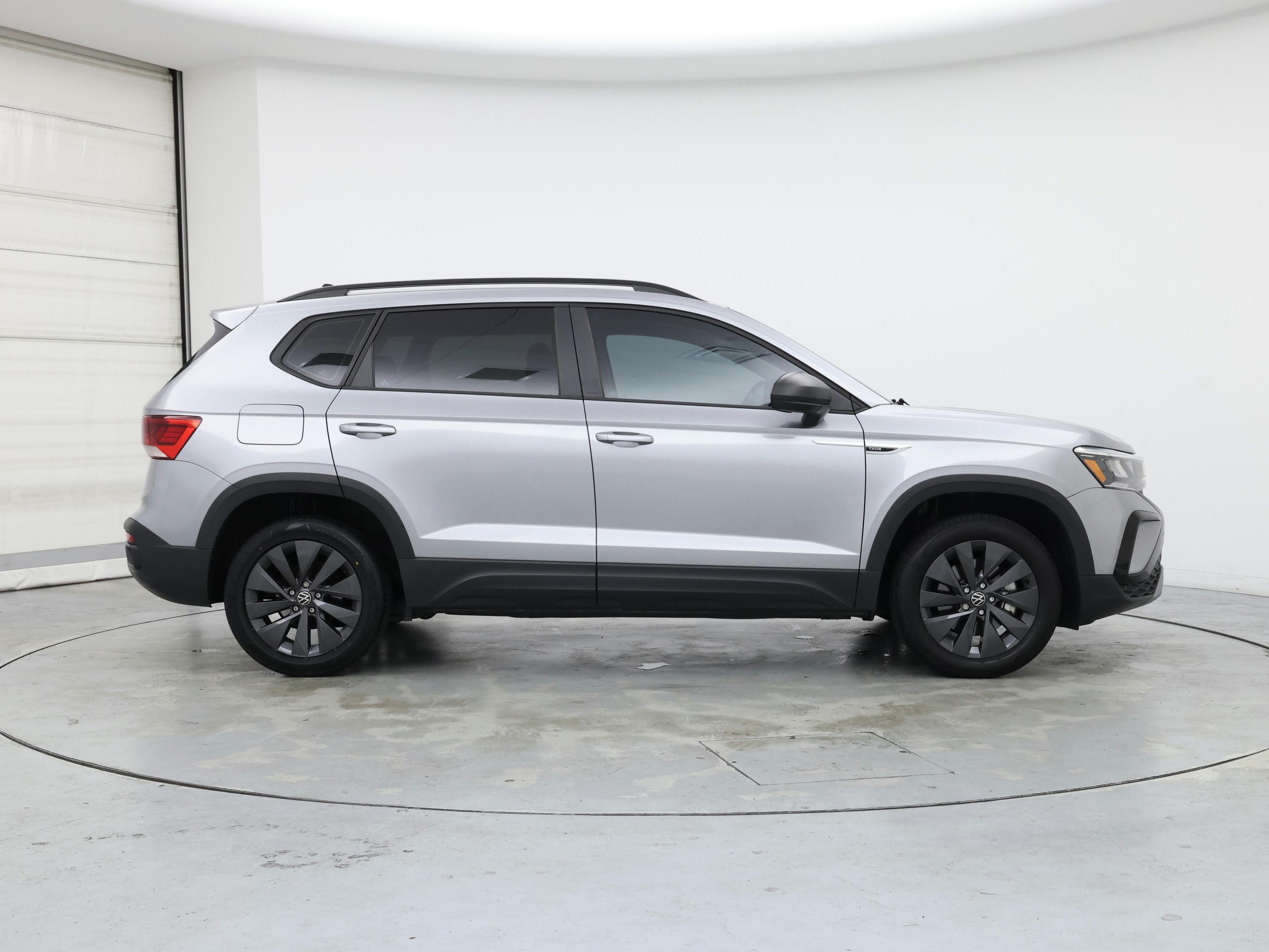 Thumbnail: 2023 Volkswagen Taos - 7