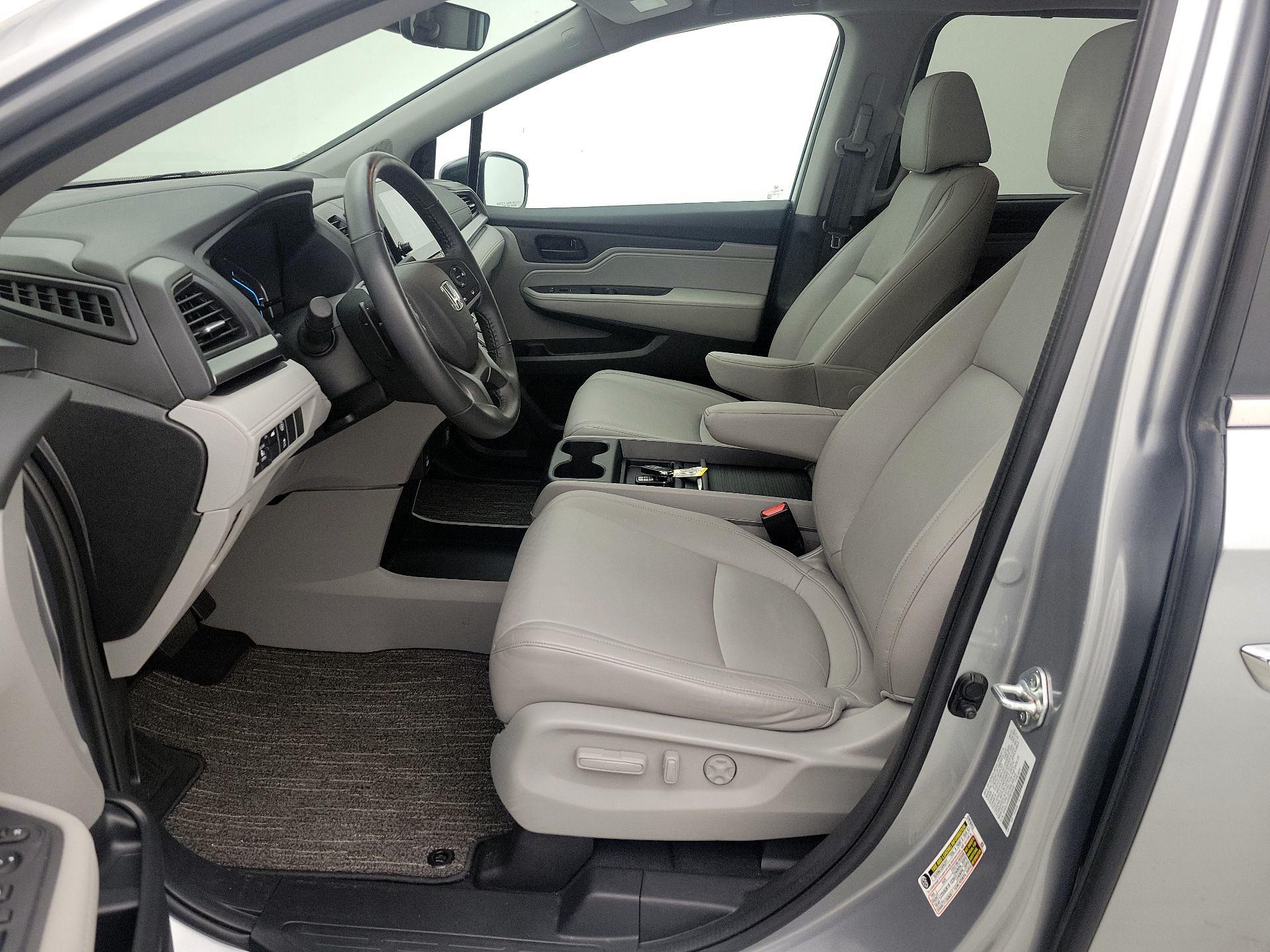 Thumbnail: 2023 Honda Odyssey - 11