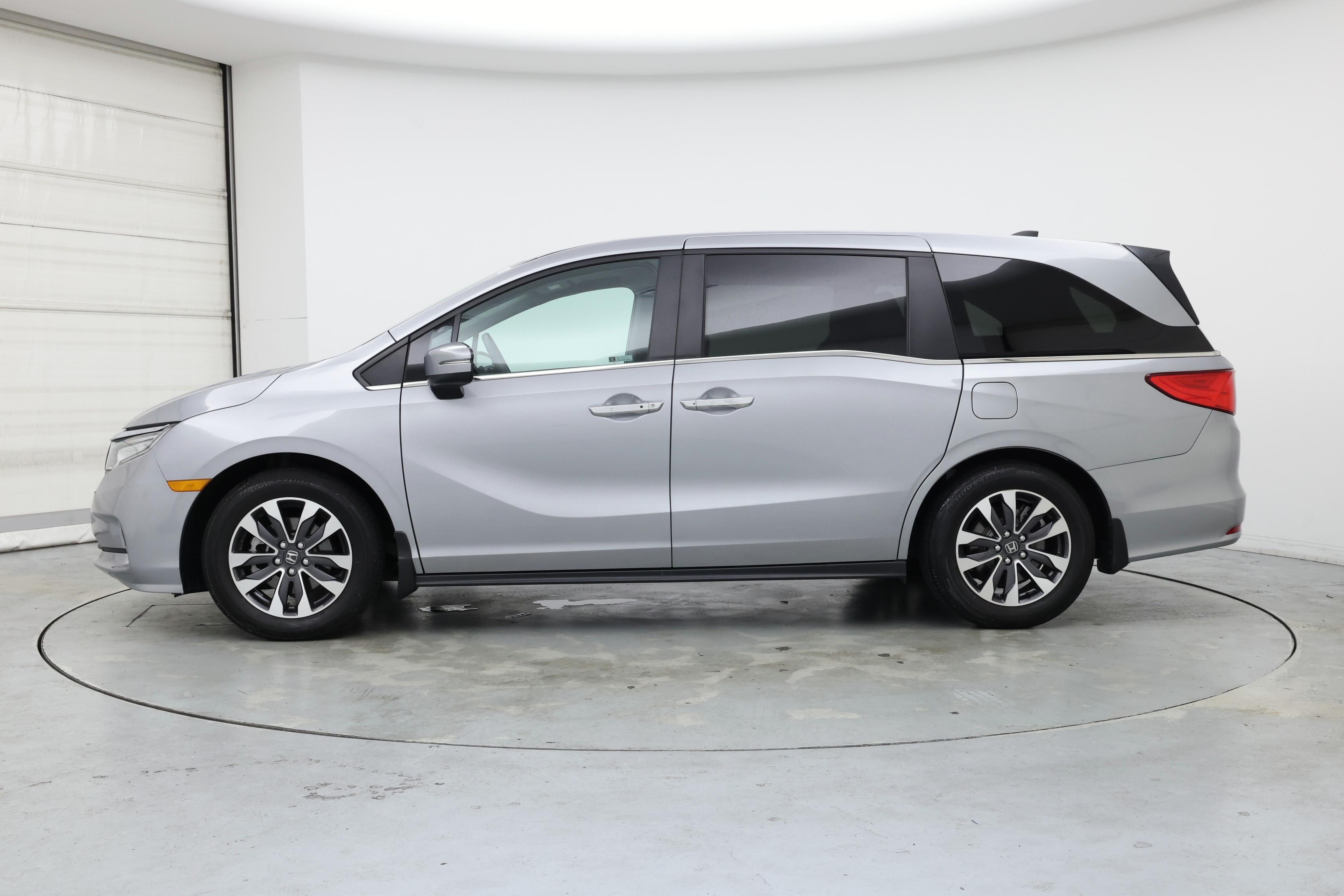Thumbnail: 2023 Honda Odyssey - 3