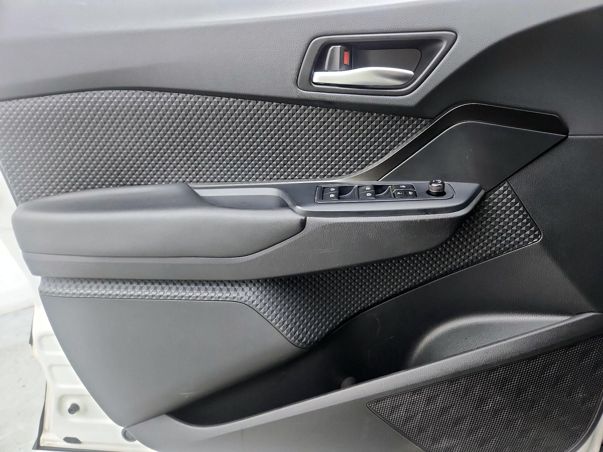 Thumbnail: 2019 Toyota C-HR - 12