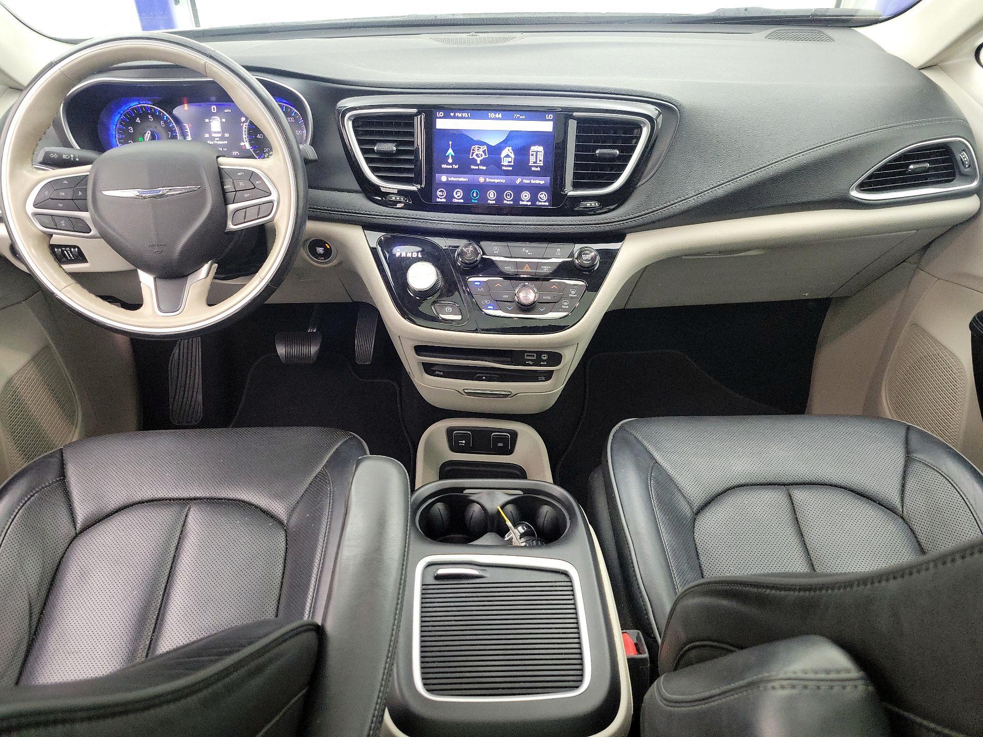 Thumbnail: 2020 Chrysler Pacifica - 9