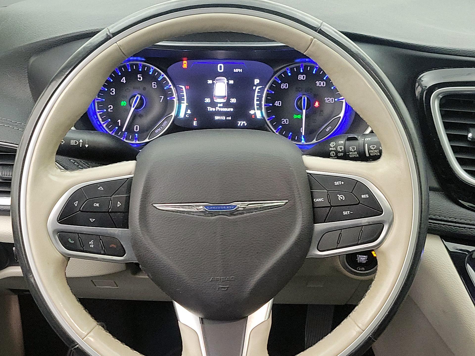 Thumbnail: 2020 Chrysler Pacifica - 10