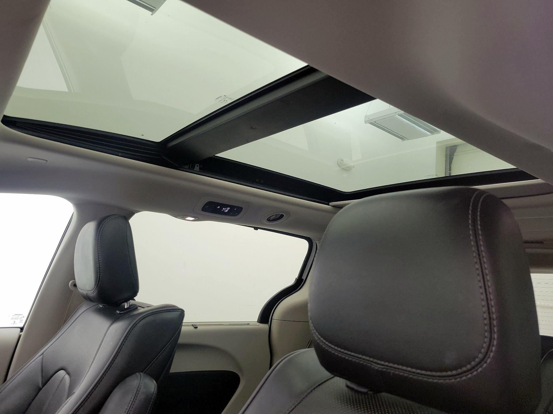 Thumbnail: 2020 Chrysler Pacifica - 20