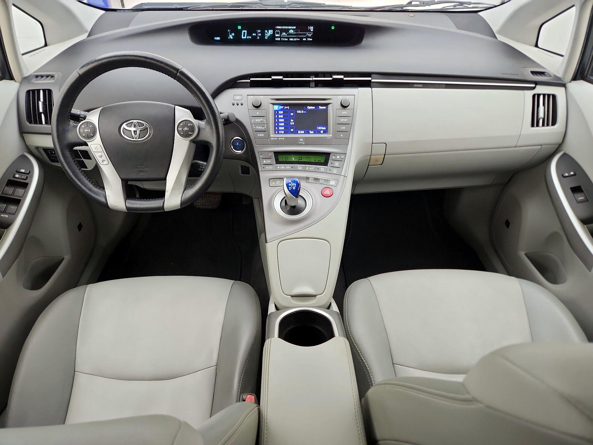 Thumbnail: 2015 Toyota Prius - 9