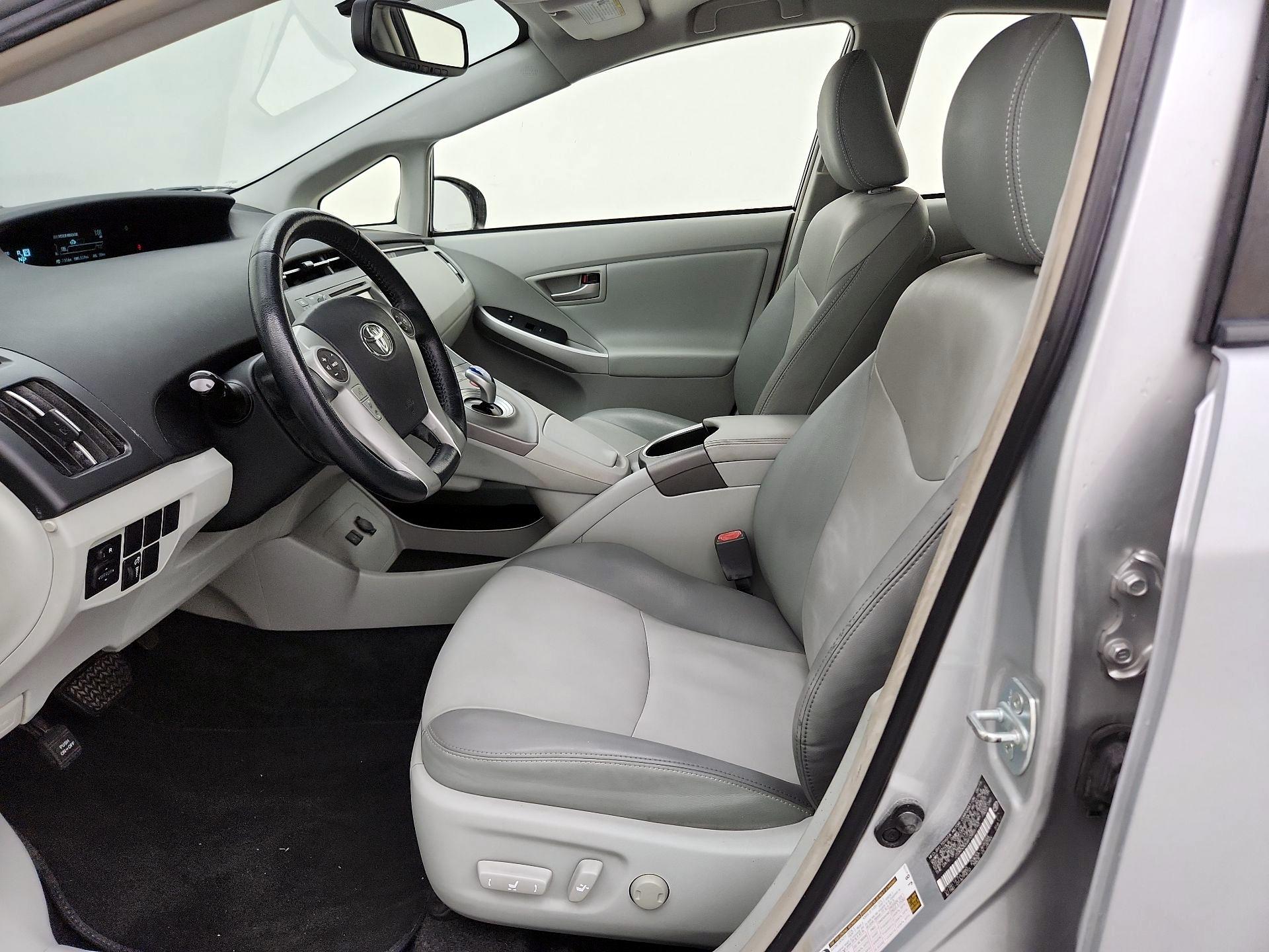 Thumbnail: 2015 Toyota Prius - 11