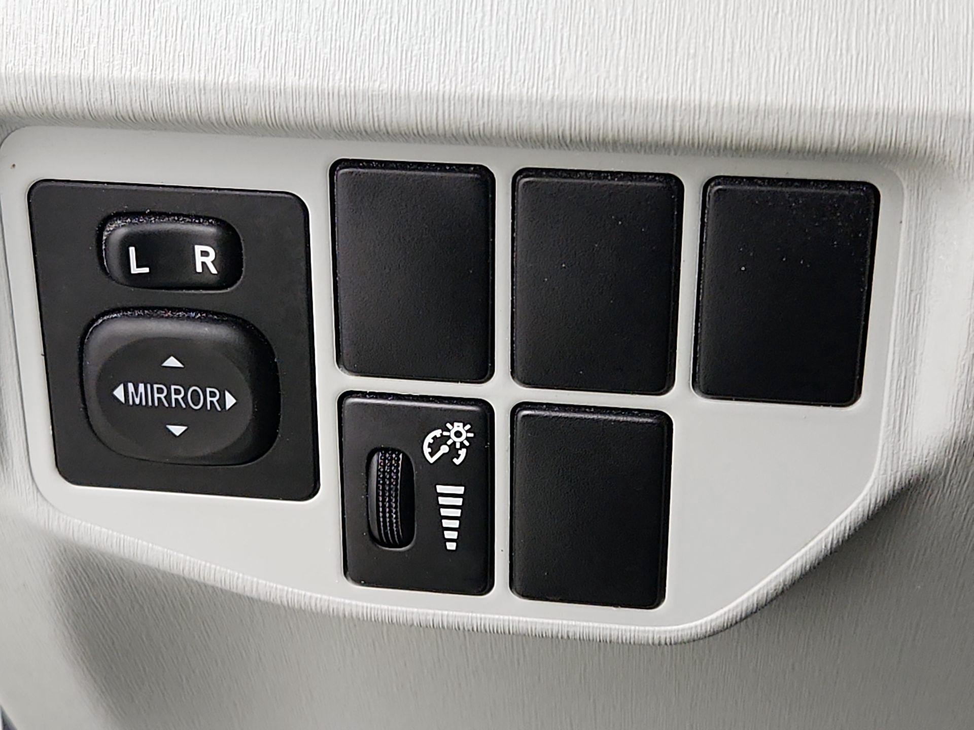 Thumbnail: 2015 Toyota Prius - 13
