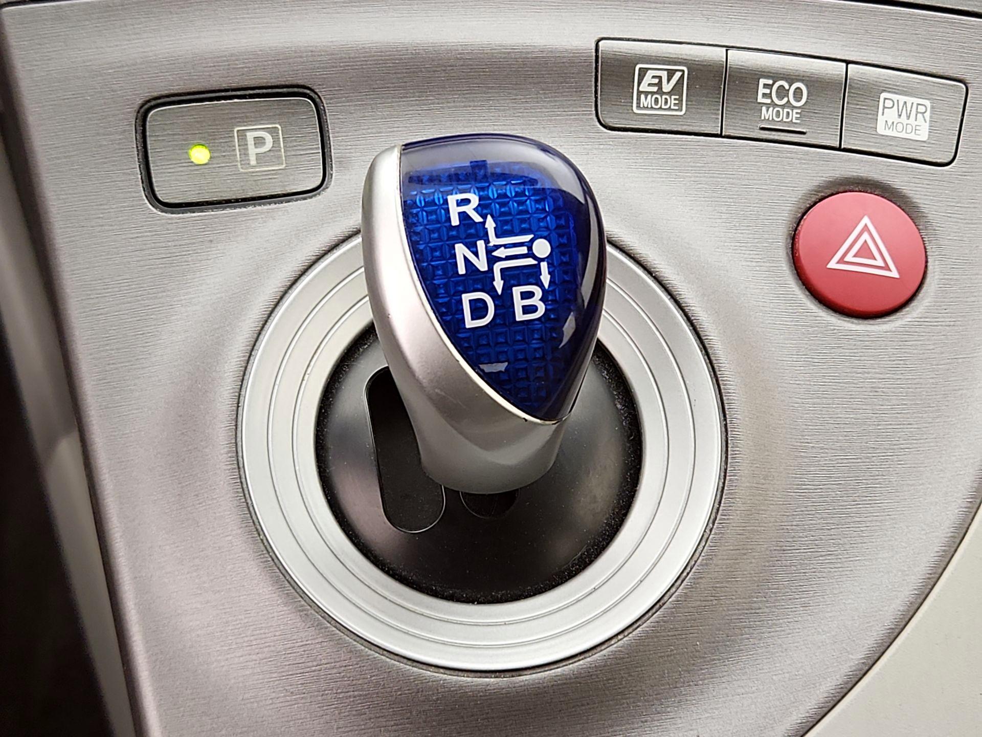 Thumbnail: 2015 Toyota Prius - 17
