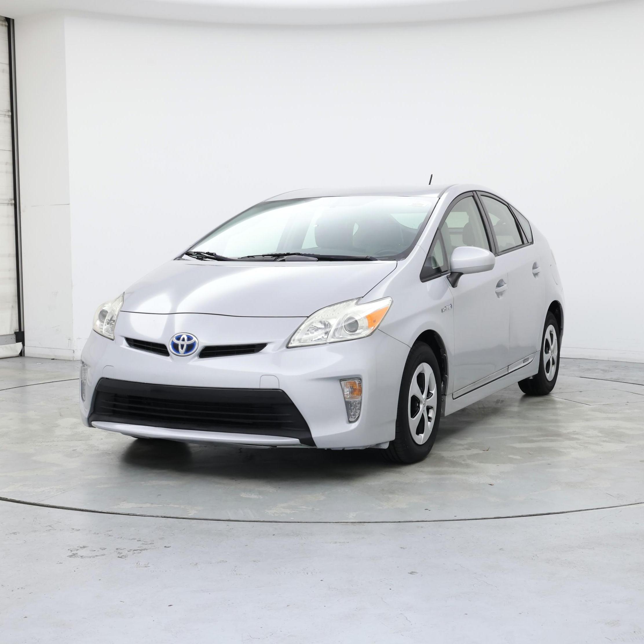 Thumbnail: 2015 Toyota Prius - 4
