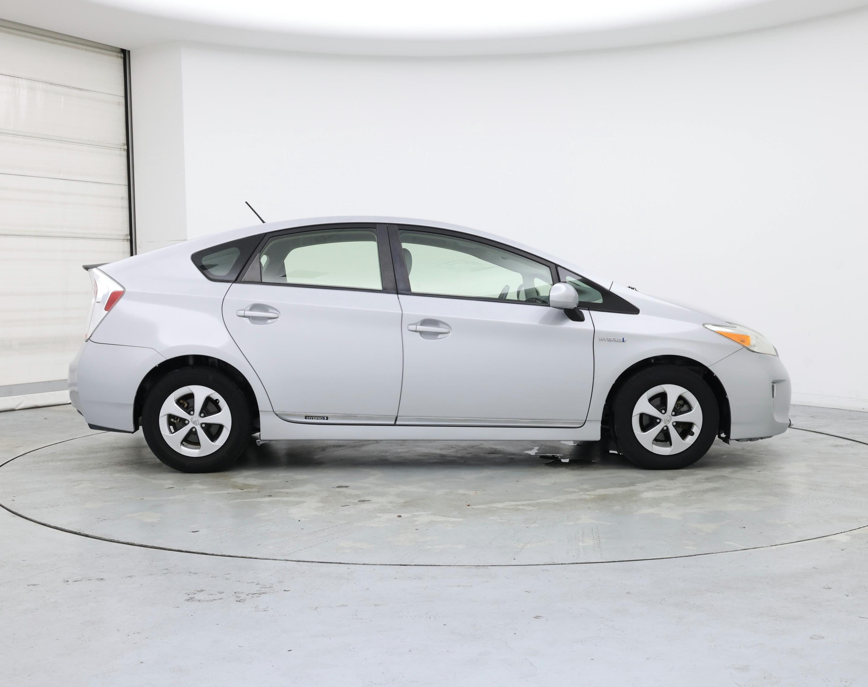 Thumbnail: 2015 Toyota Prius - 7