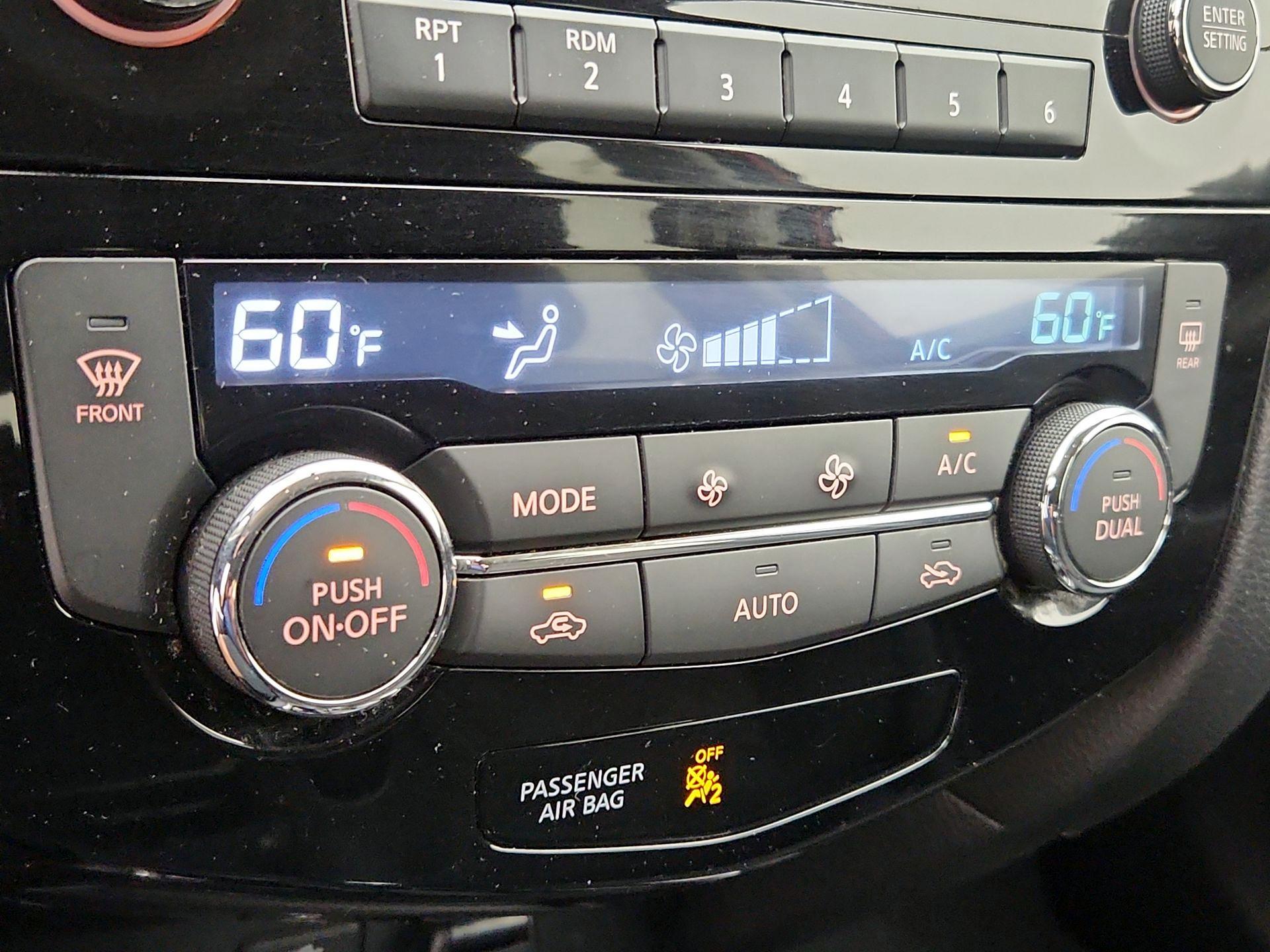 Thumbnail: 2016 Nissan Rogue - 16