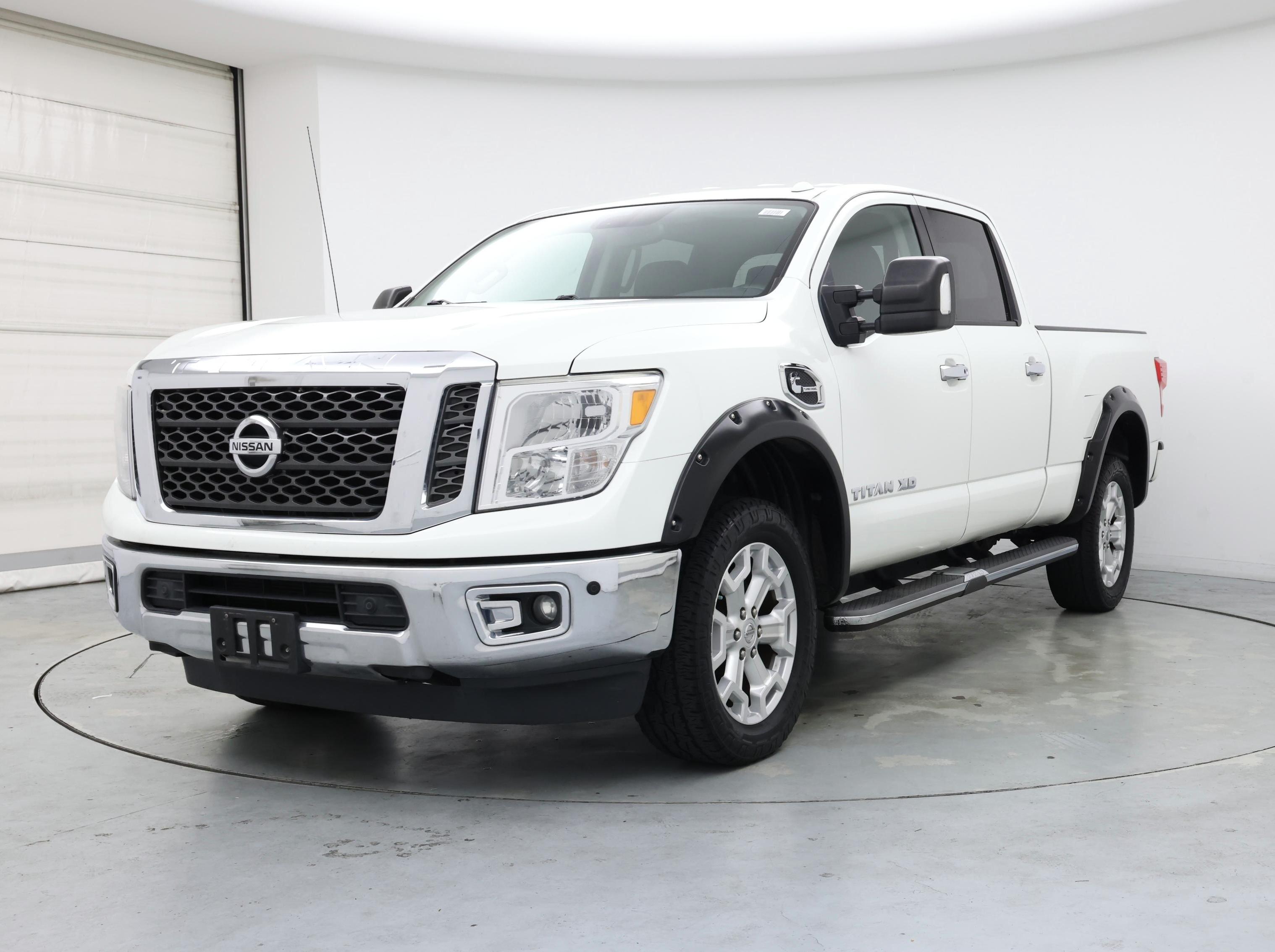 Thumbnail: 2017 Nissan Titan - 4