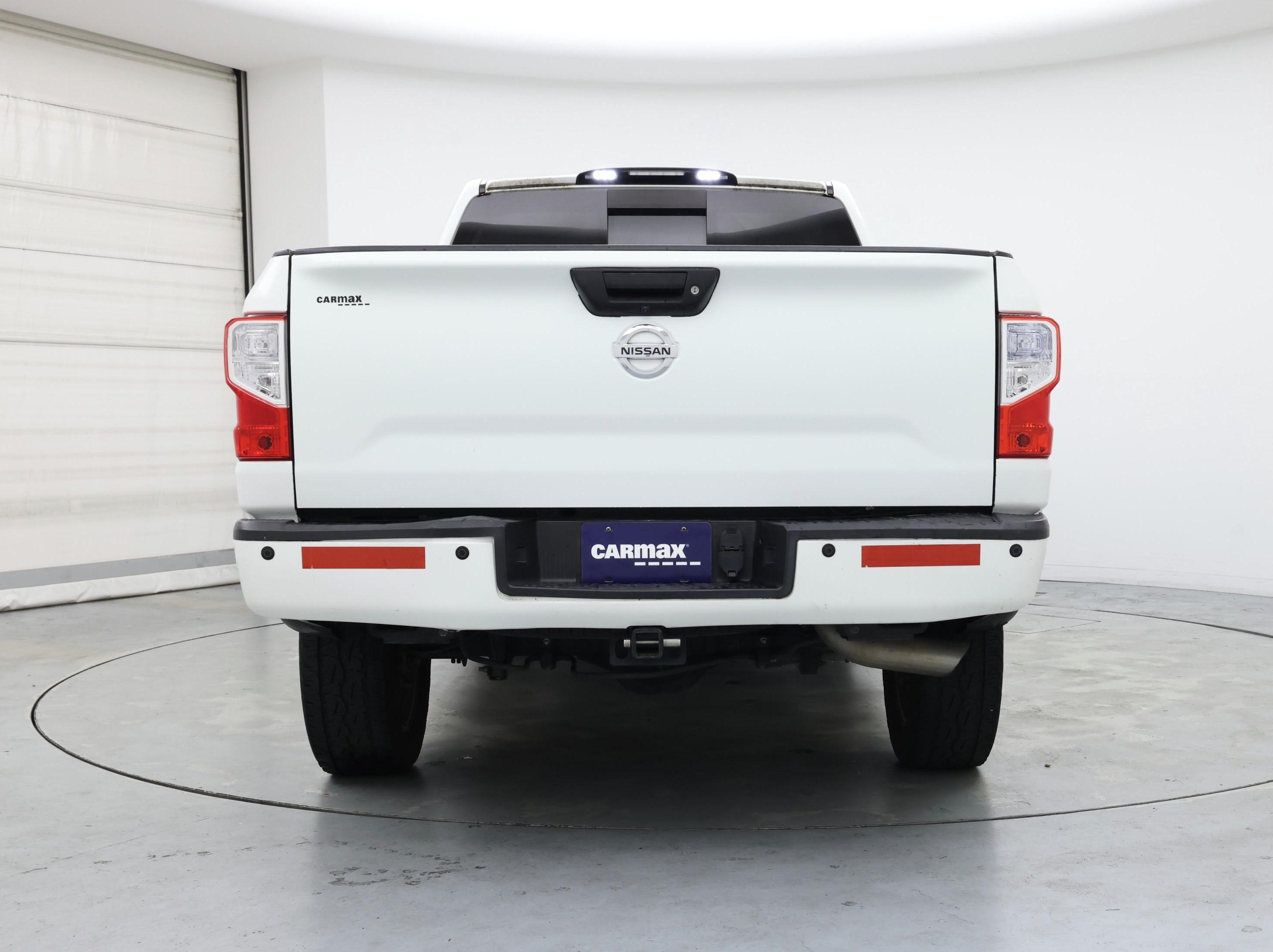 Thumbnail: 2017 Nissan Titan - 6