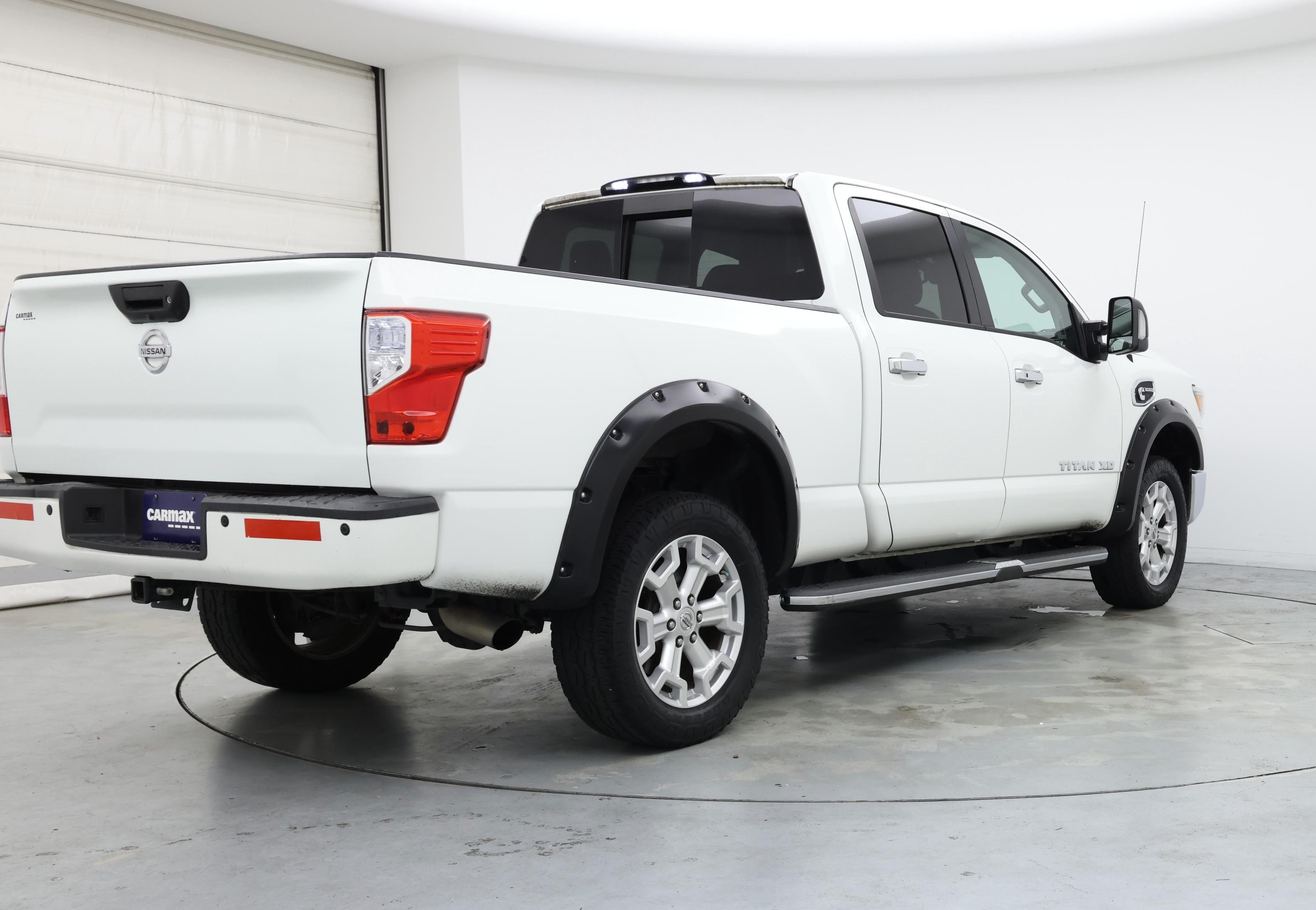 Thumbnail: 2017 Nissan Titan - 8