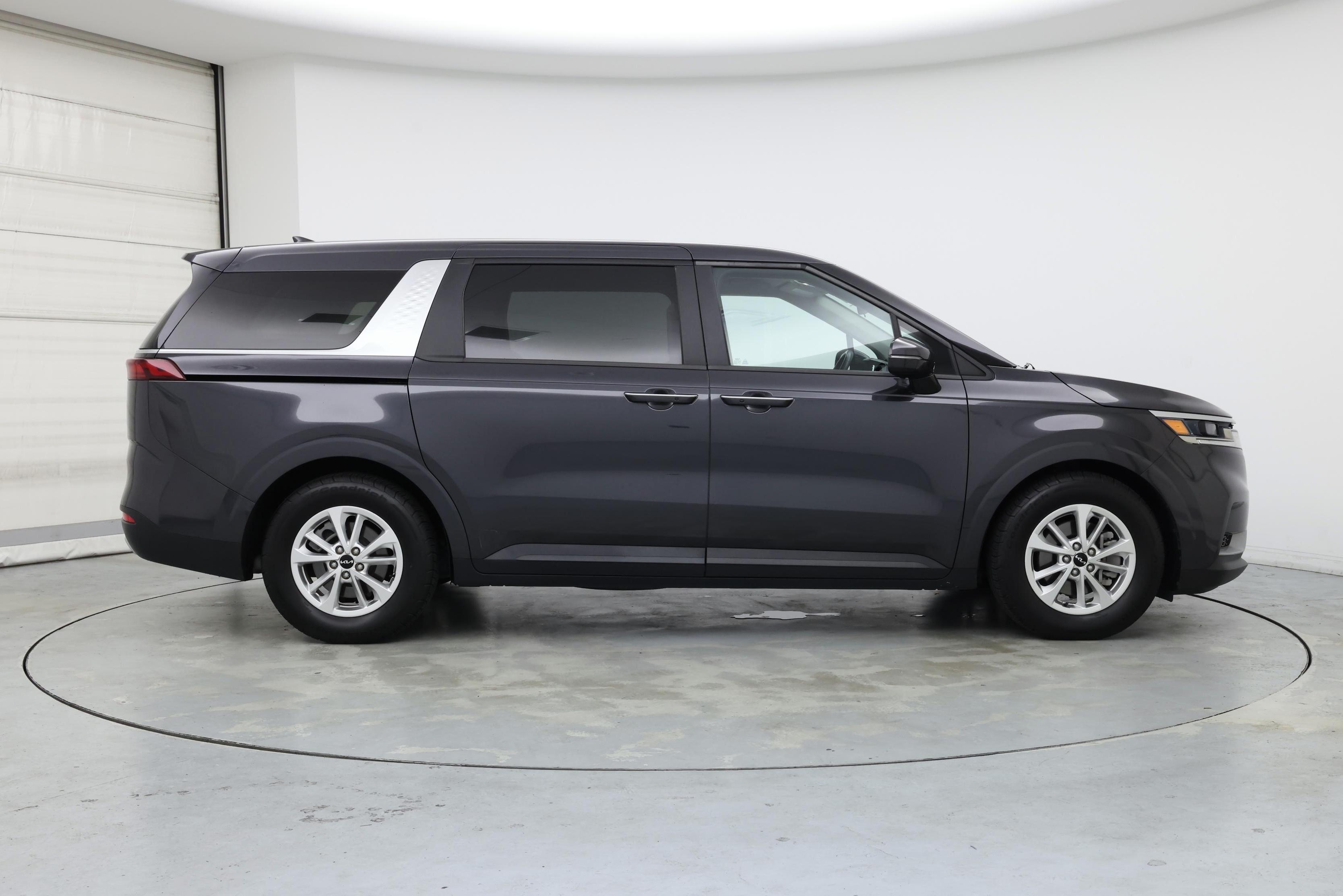Thumbnail: 2023 Kia Carnival - 7