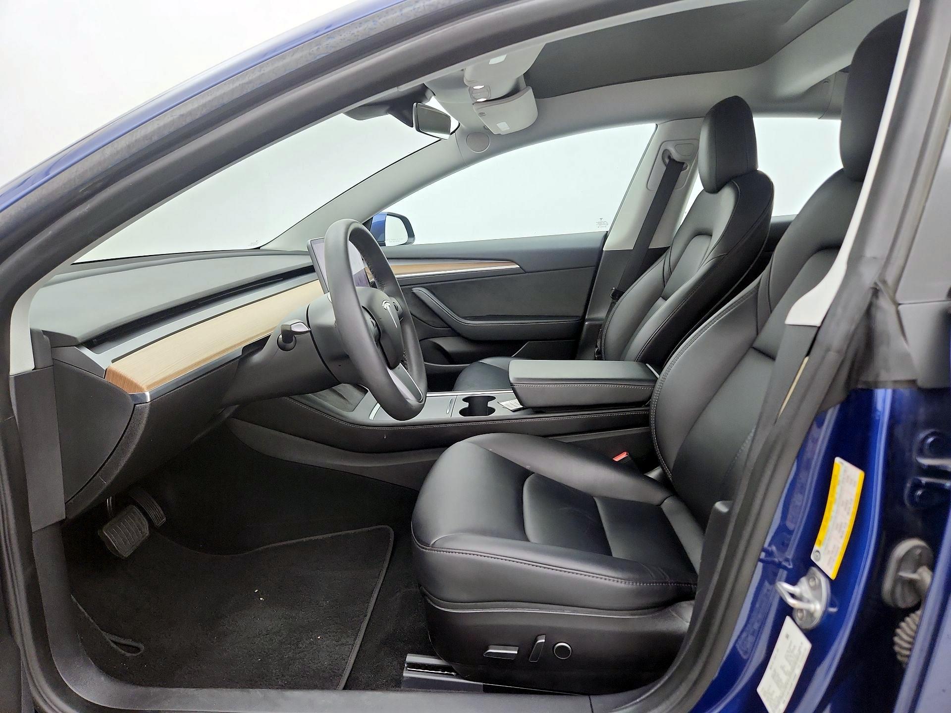 Thumbnail: 2022 Tesla Model 3 - 11