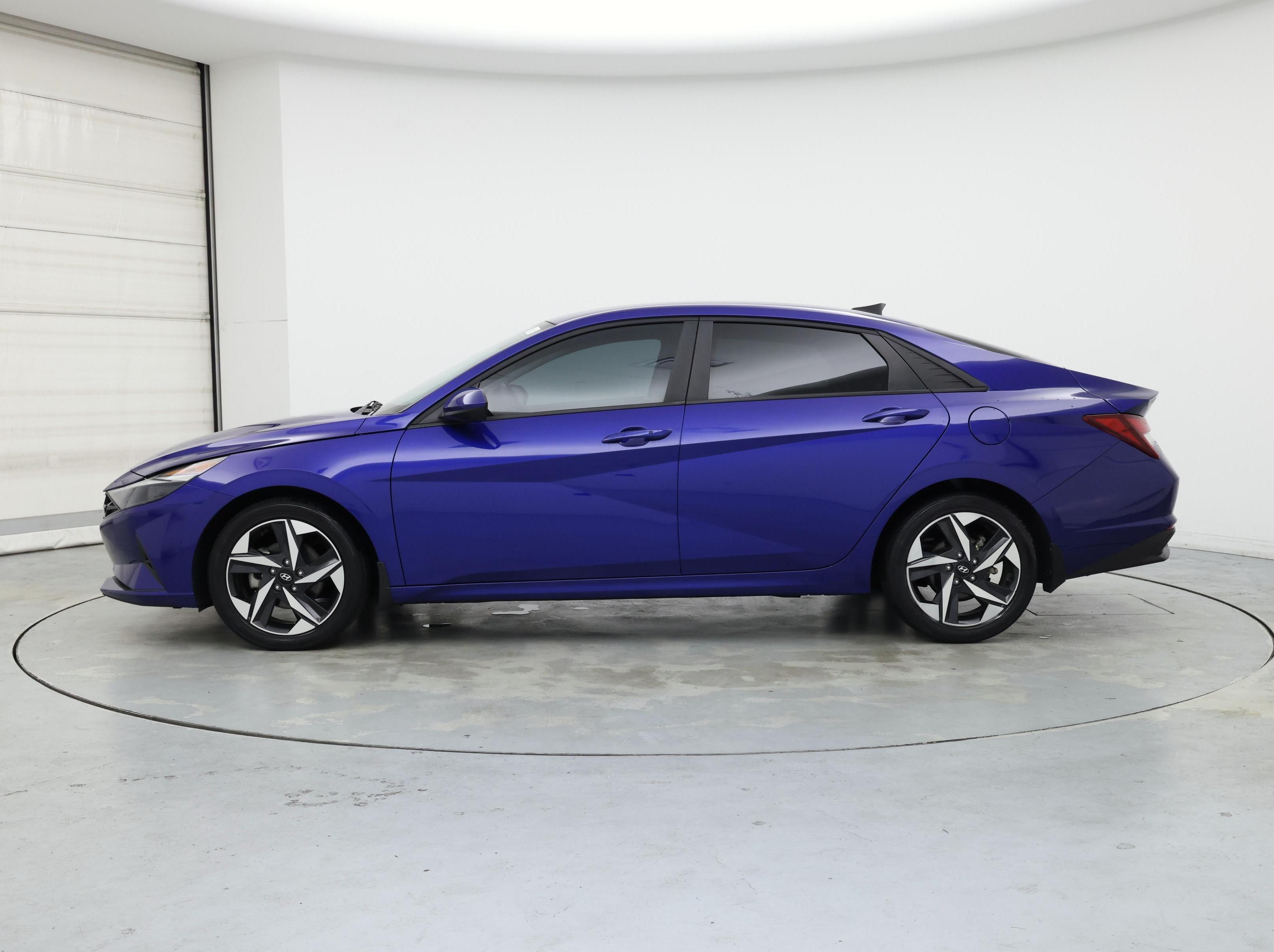 Thumbnail: 2023 Hyundai Elantra - 3