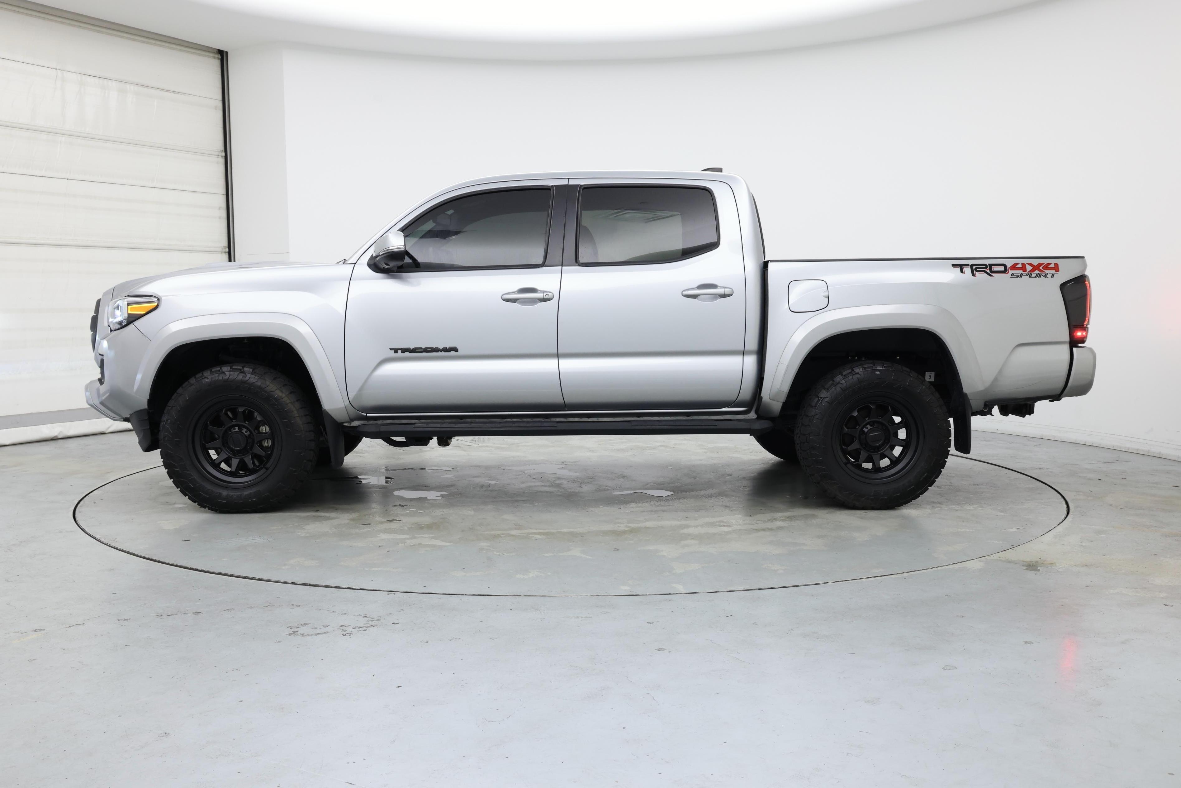 Thumbnail: 2023 Toyota Tacoma - 3