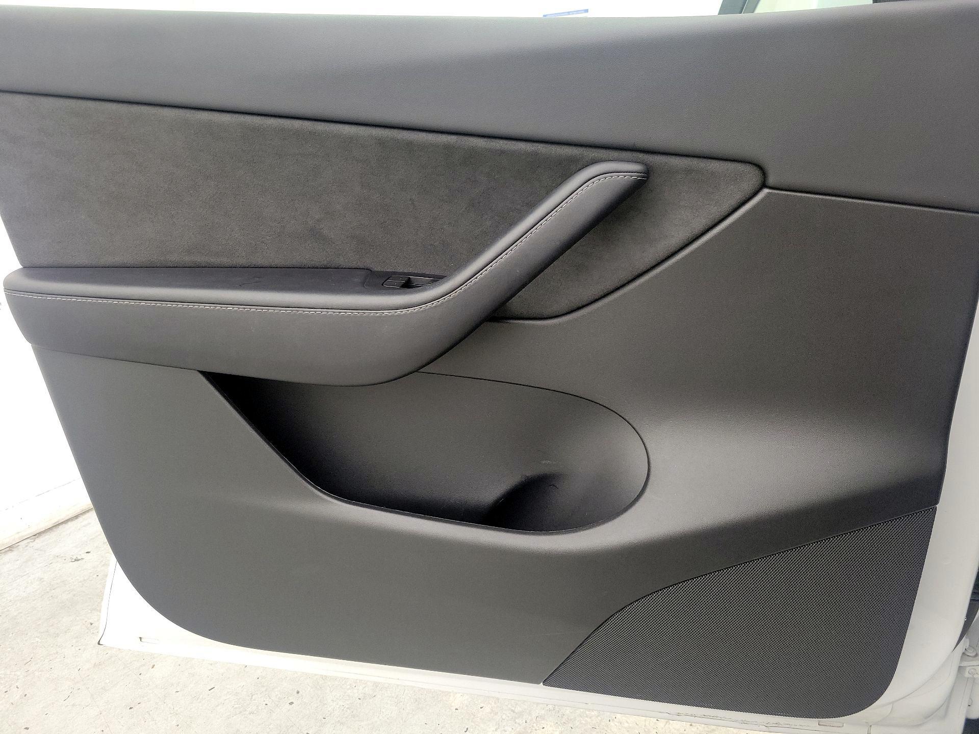 Thumbnail: 2022 Tesla Model Y - 12