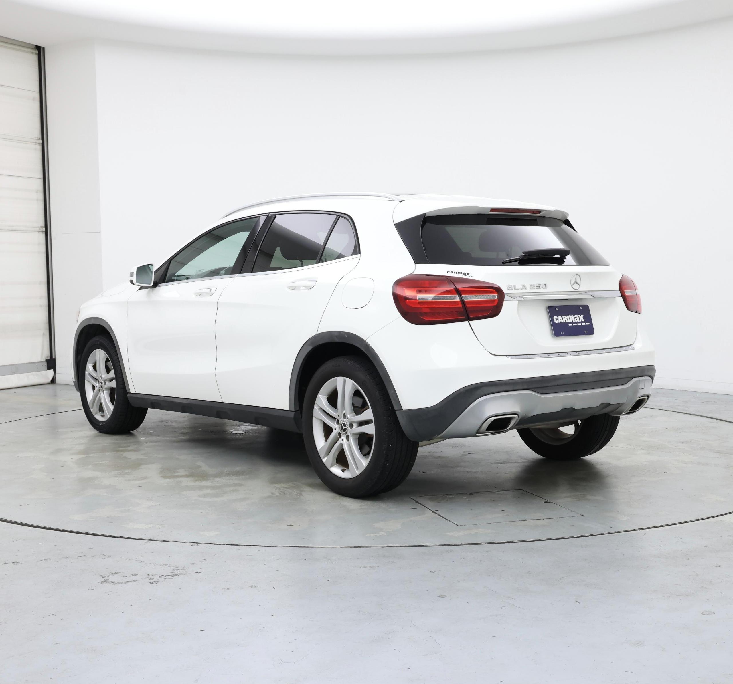 Thumbnail: 2019 Mercedes-Benz GLA - 2