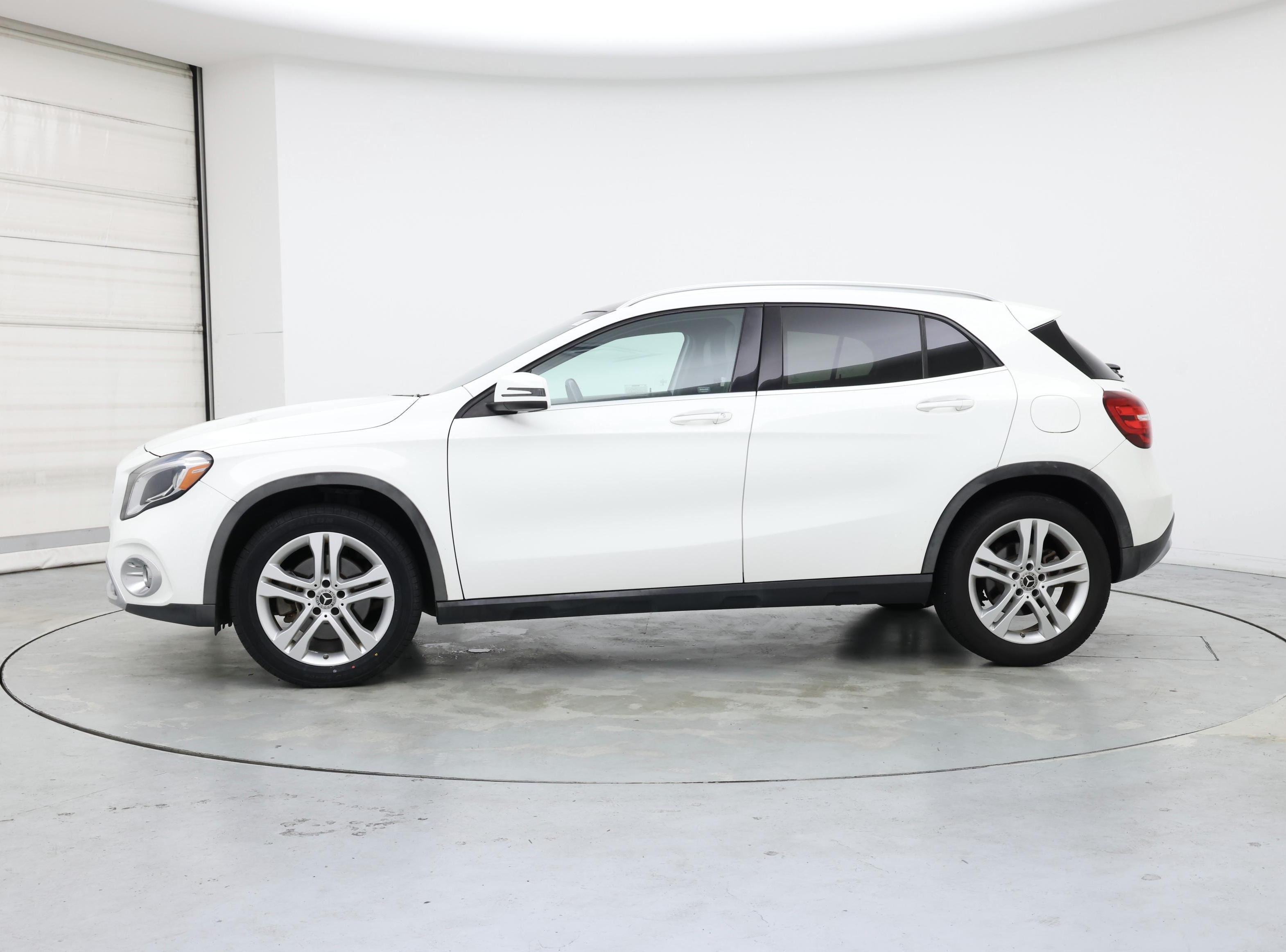 Thumbnail: 2019 Mercedes-Benz GLA - 3