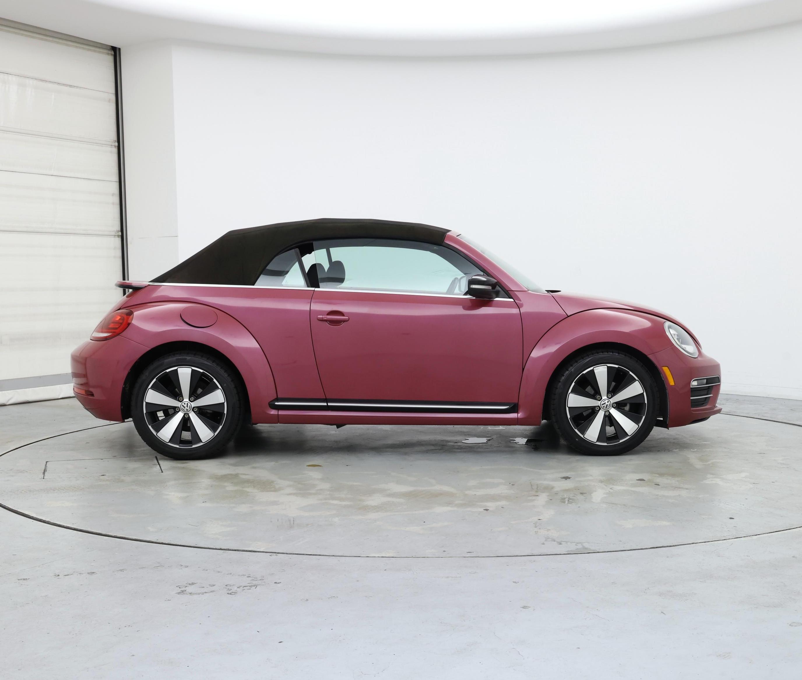 Thumbnail: 2017 Volkswagen Beetle - 7