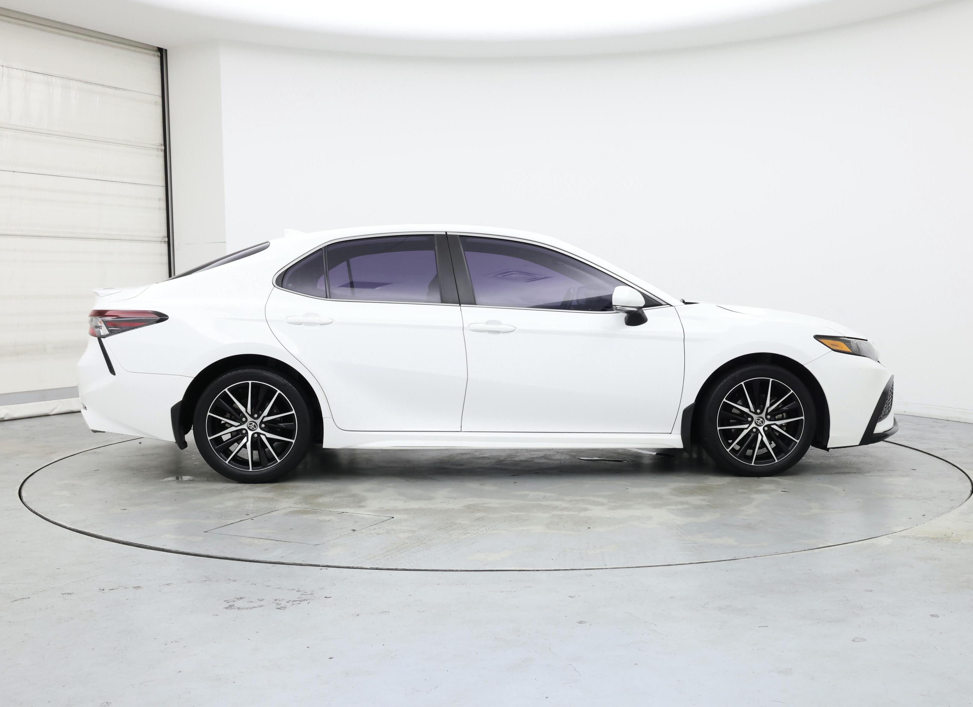 Thumbnail: 2021 Toyota Camry - 7