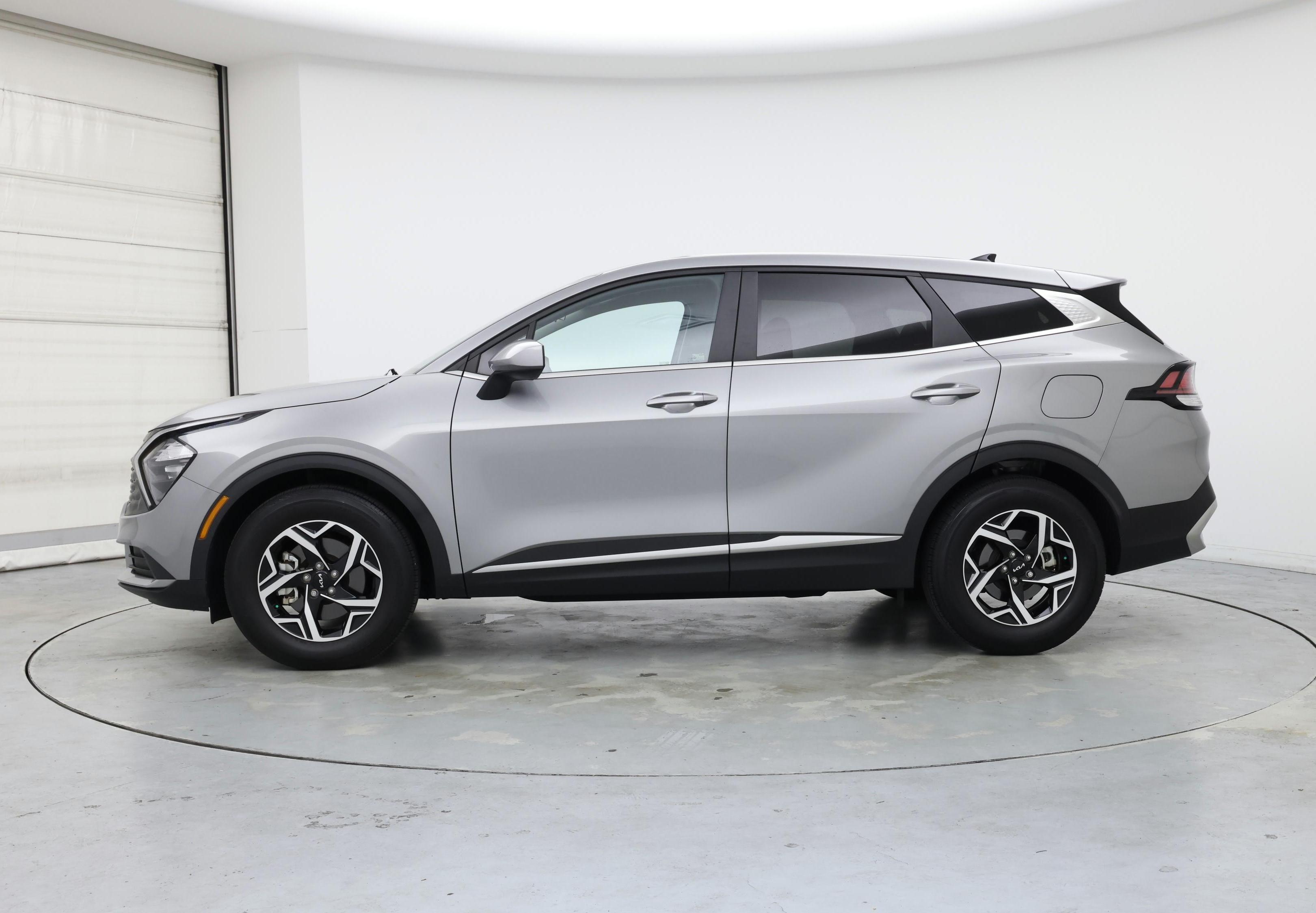 Thumbnail: 2023 Kia Sportage - 3