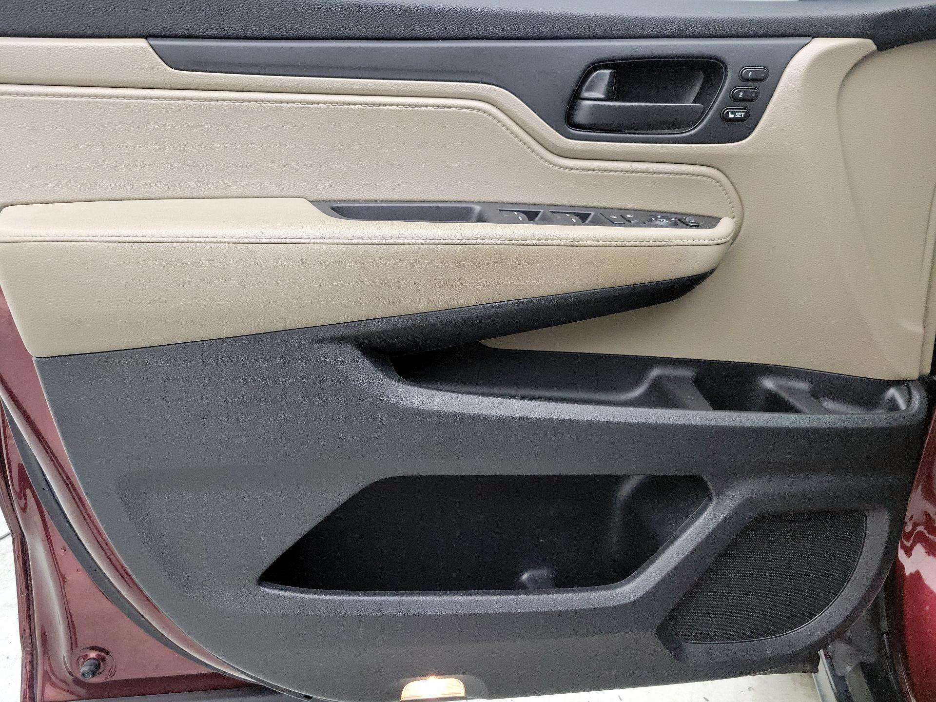 Thumbnail: 2018 Honda Odyssey - 12