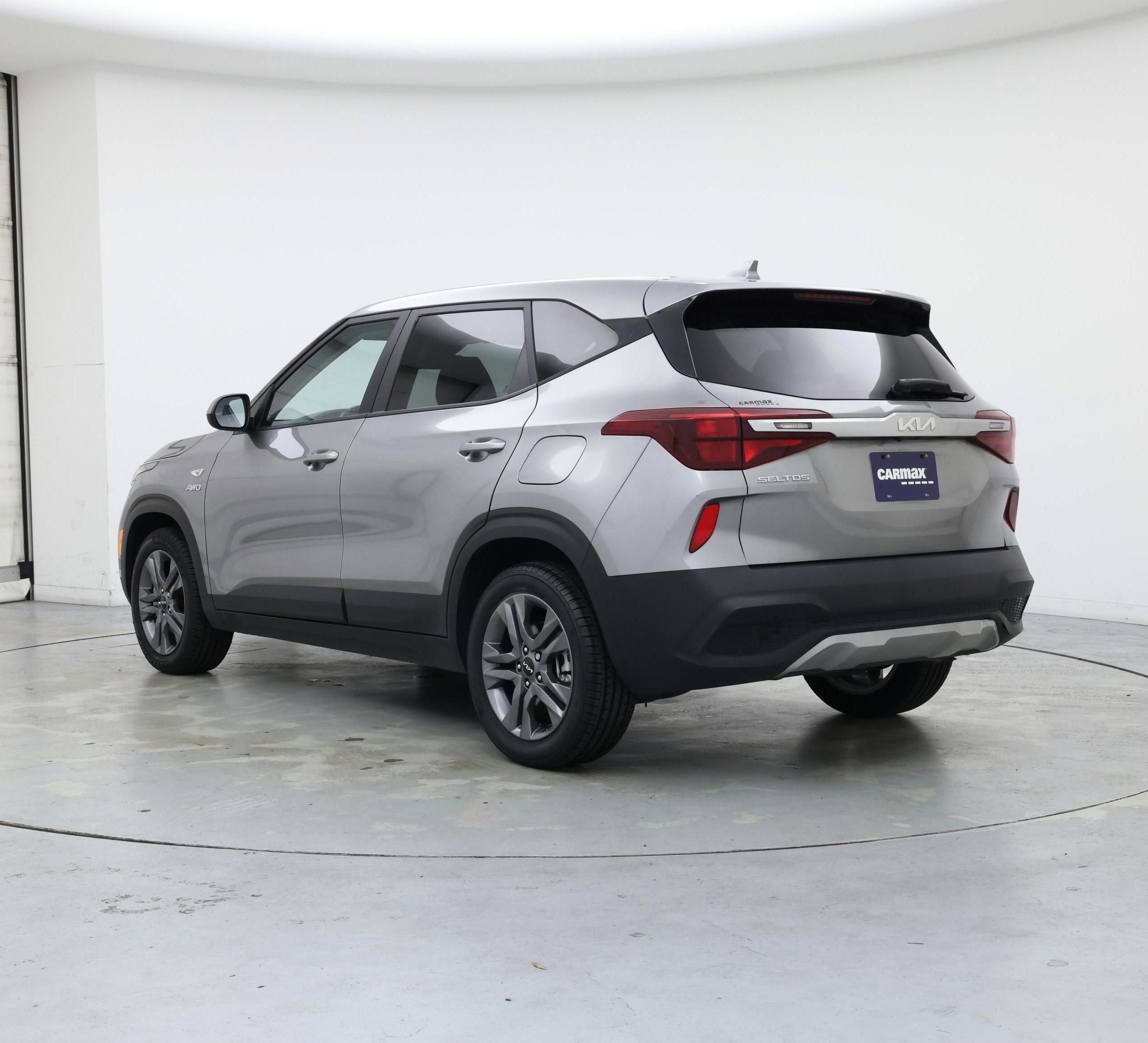 Thumbnail: 2023 Kia Seltos - 2