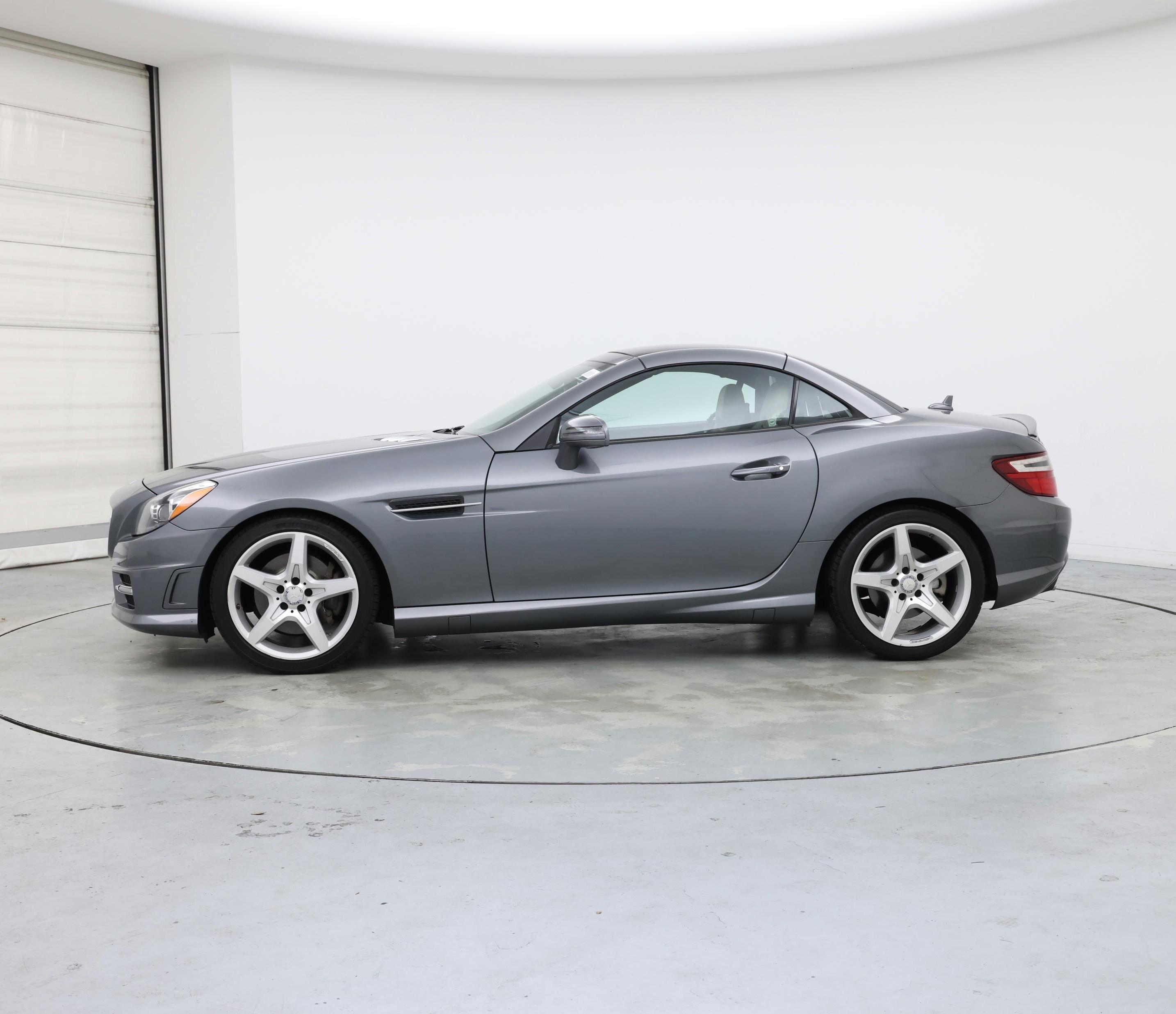 Thumbnail: 2016 Mercedes-Benz SLK - 3