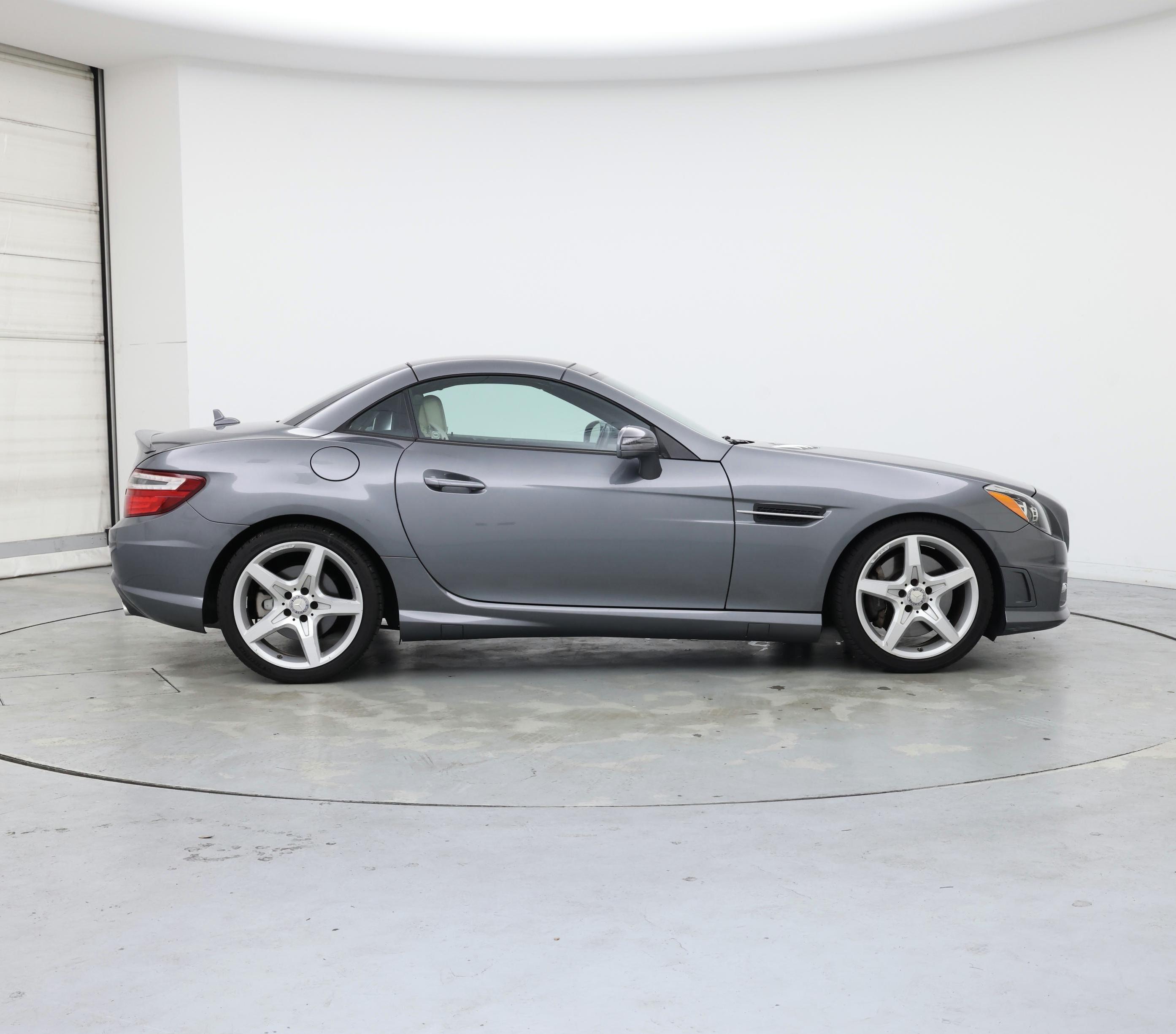 Thumbnail: 2016 Mercedes-Benz SLK - 7