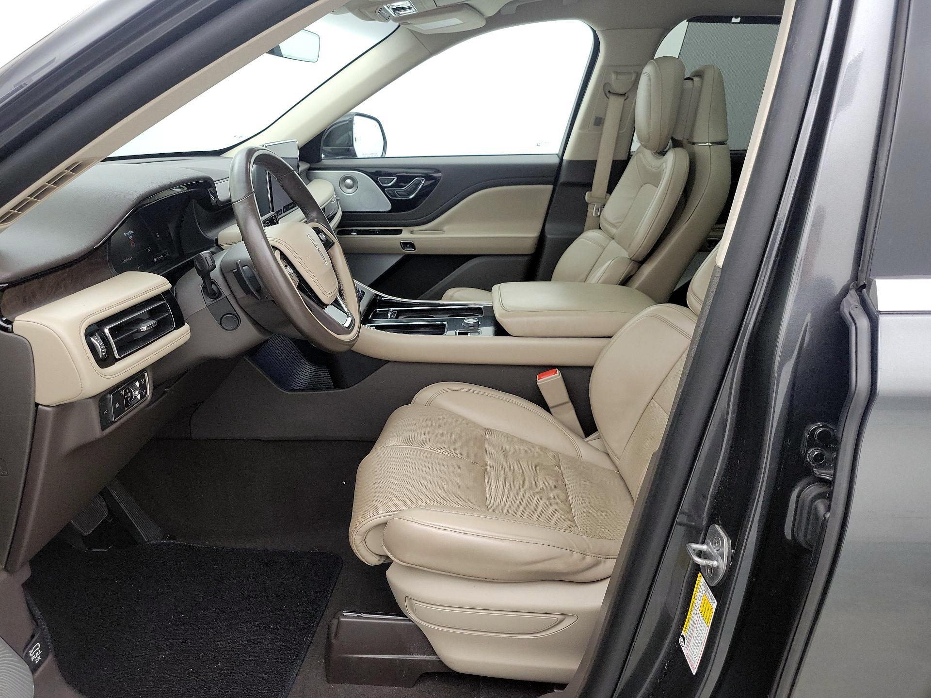 Thumbnail: 2020 Lincoln Aviator - 11