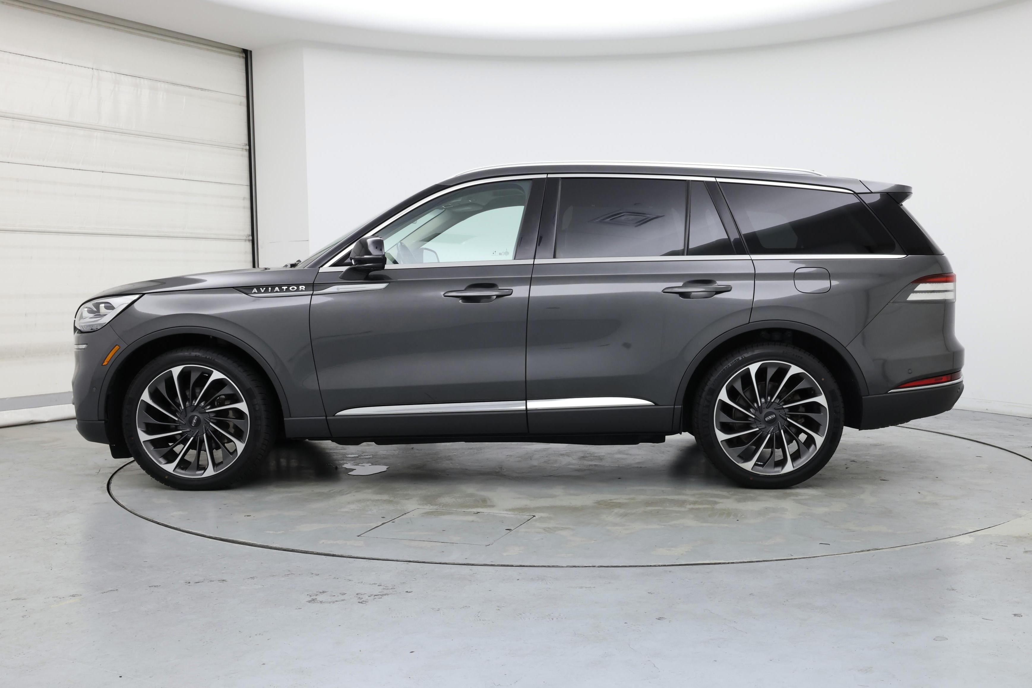 Thumbnail: 2020 Lincoln Aviator - 3