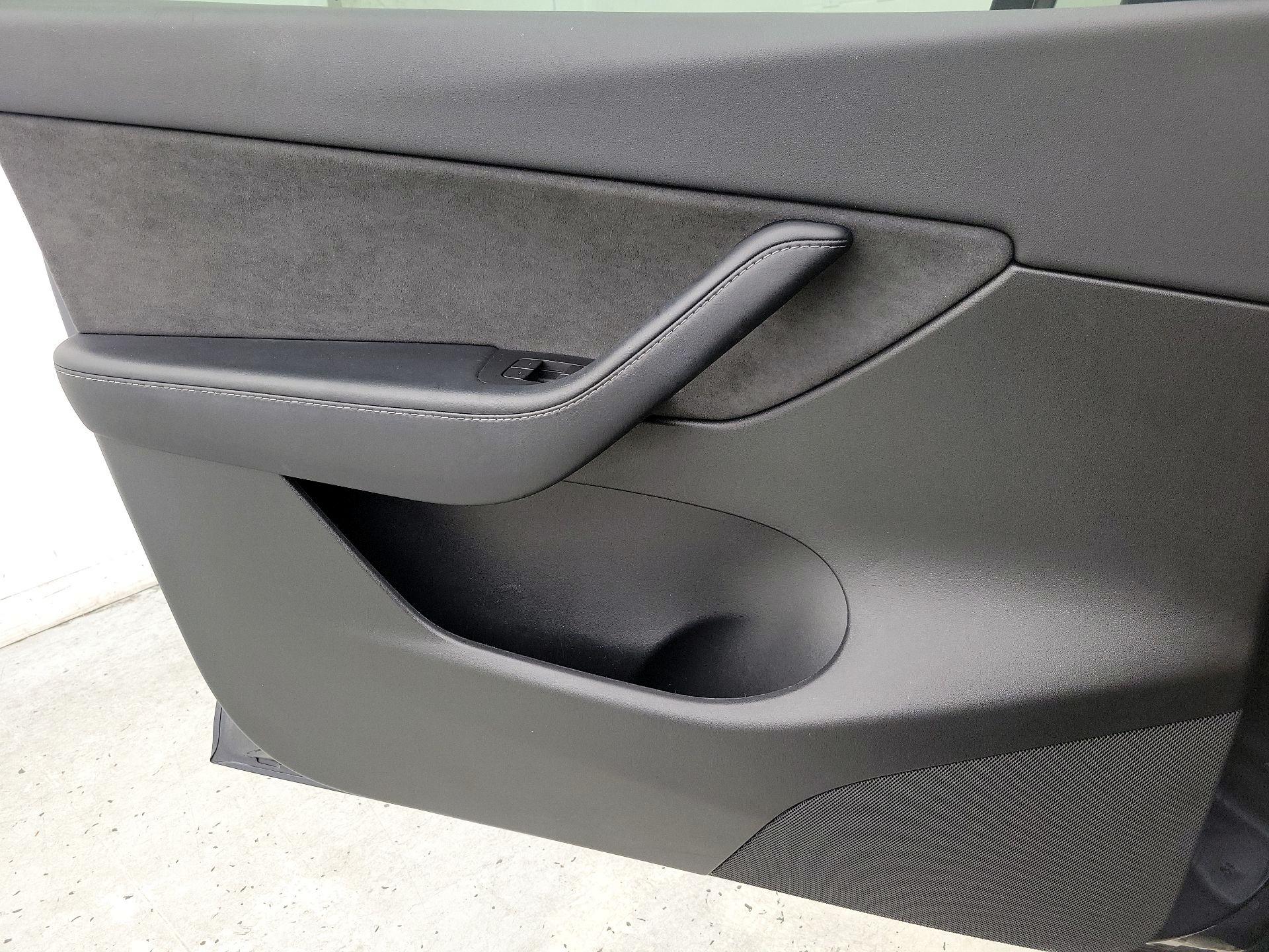 Thumbnail: 2022 Tesla Model Y - 12