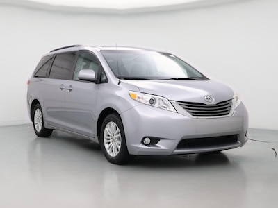 Silver 2014 Toyota Sienna XLE