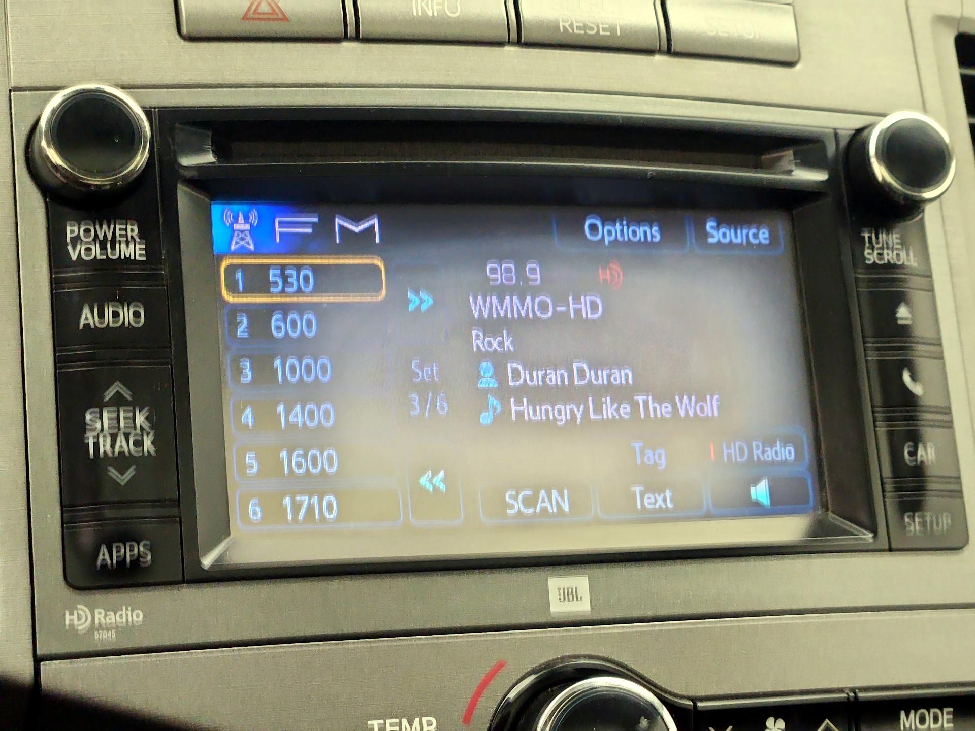 Thumbnail: 2013 Toyota Venza - 14