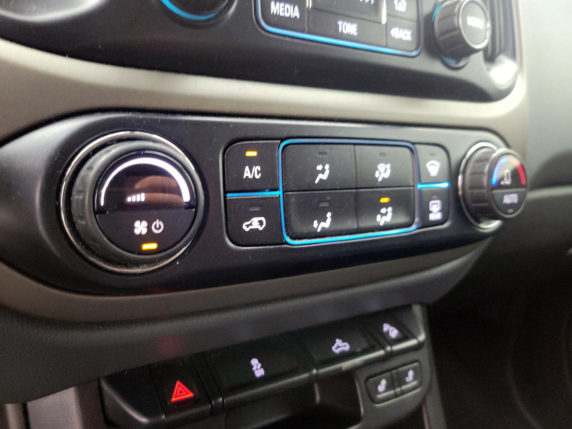 Thumbnail: 2016 Chevrolet Colorado - 16