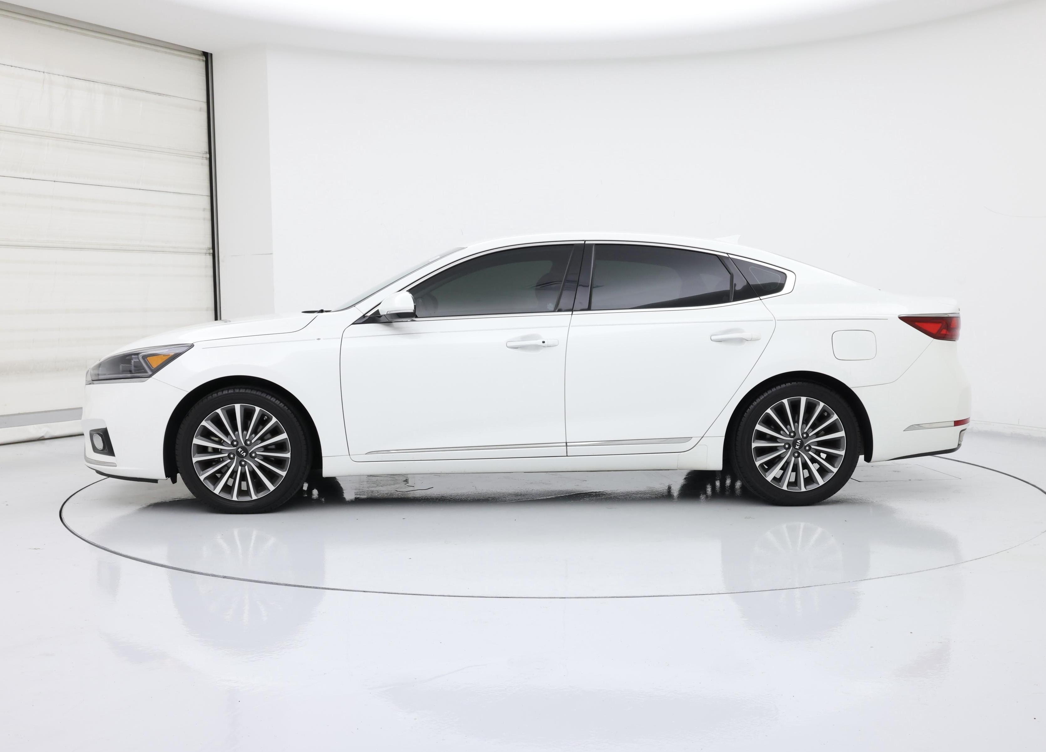 Thumbnail: 2017 Kia Cadenza - 3