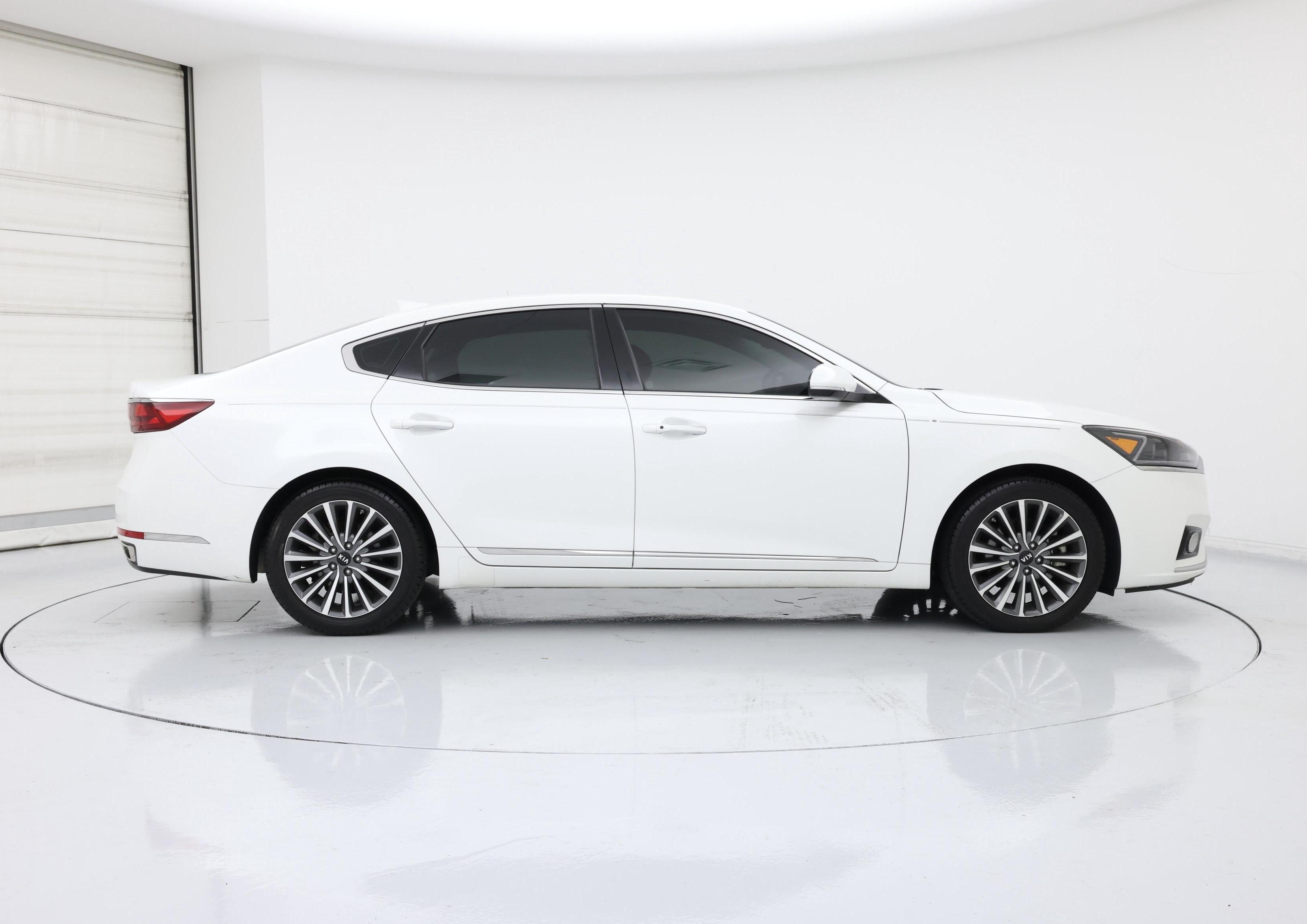 Thumbnail: 2017 Kia Cadenza - 7